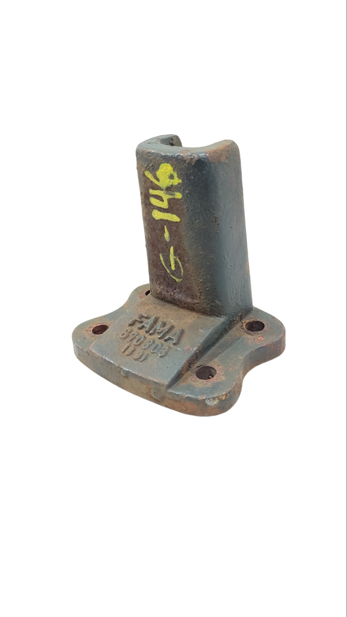Suporte Mola Auxiliar M Benz 670303 3