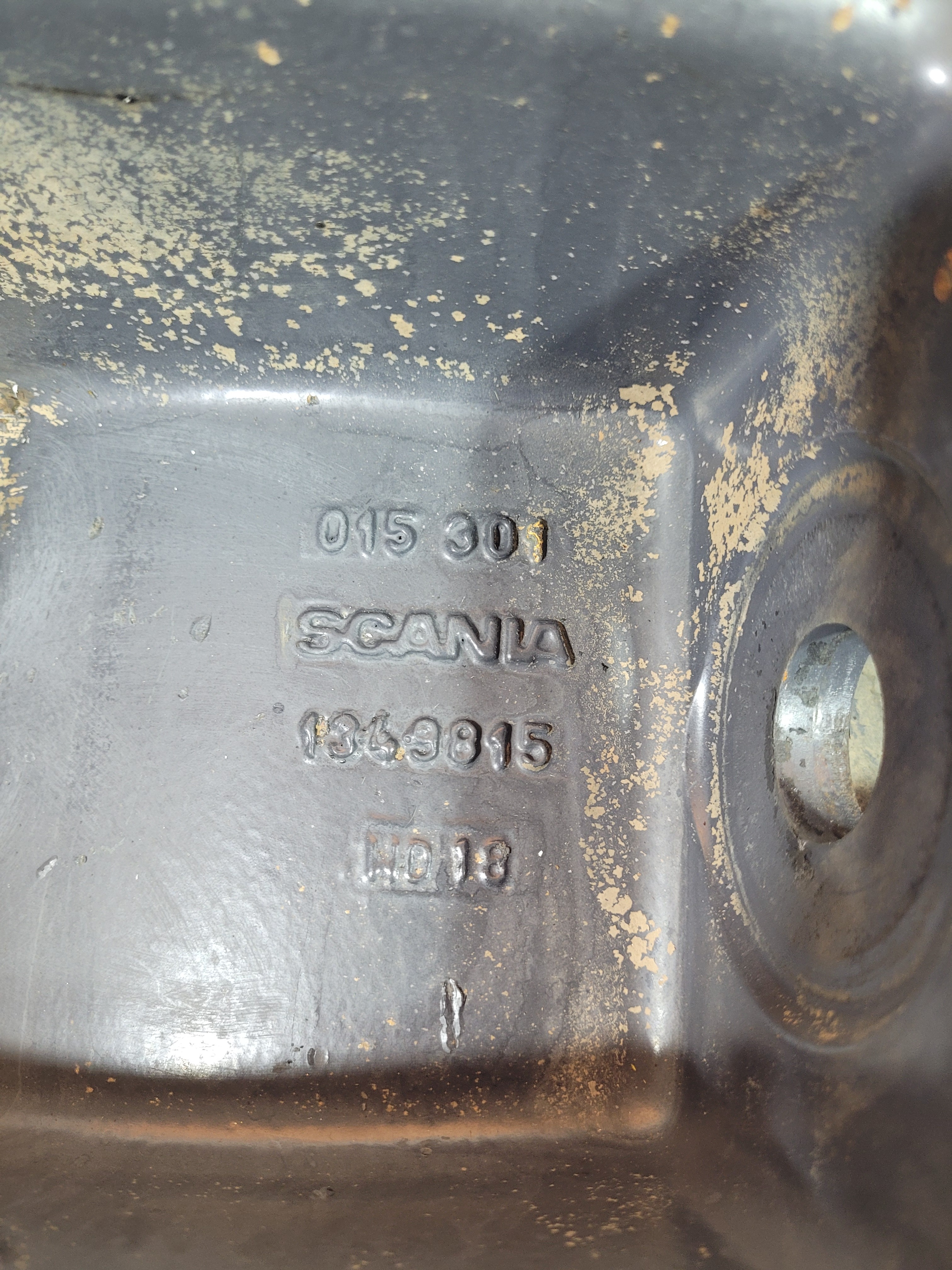 Suporte Do Amortecedor Dianteiro Scania 4-6 Serie  1349815 7