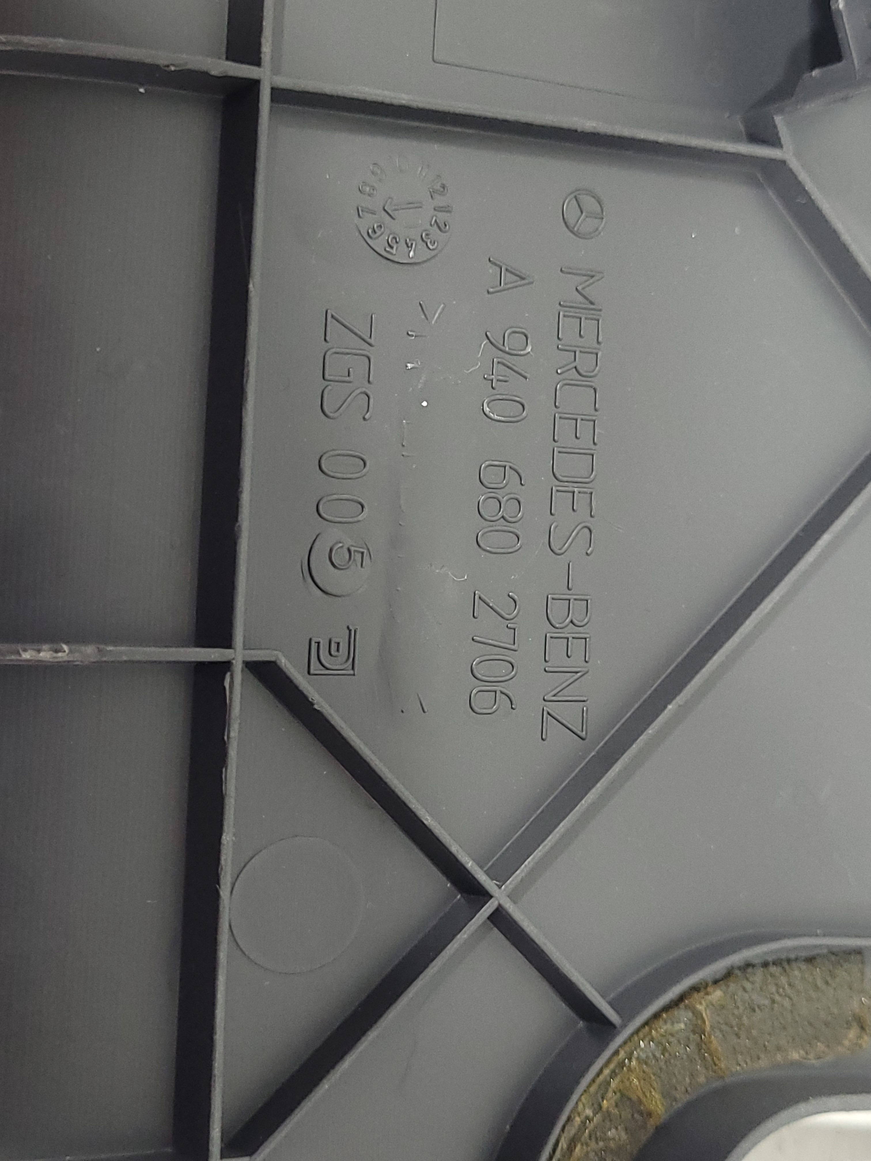 Tampa Lateral Painel Direito M Benz Axor A9406802706 4