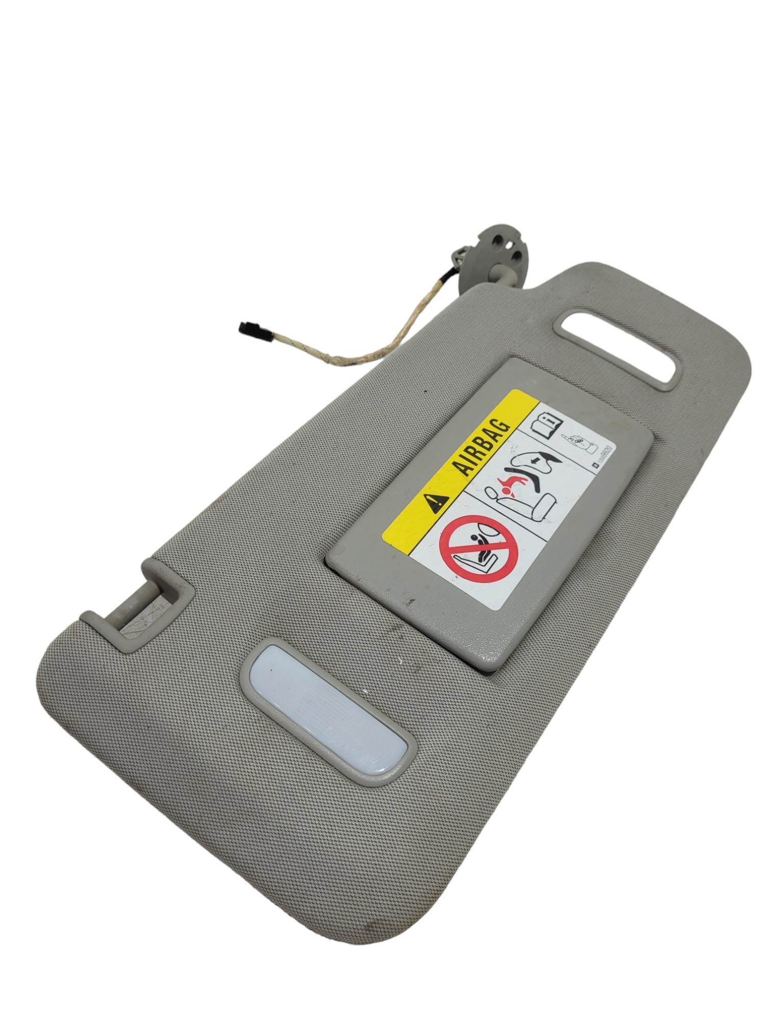 Quebra Sol Passageiro Tracker Gm 95430390