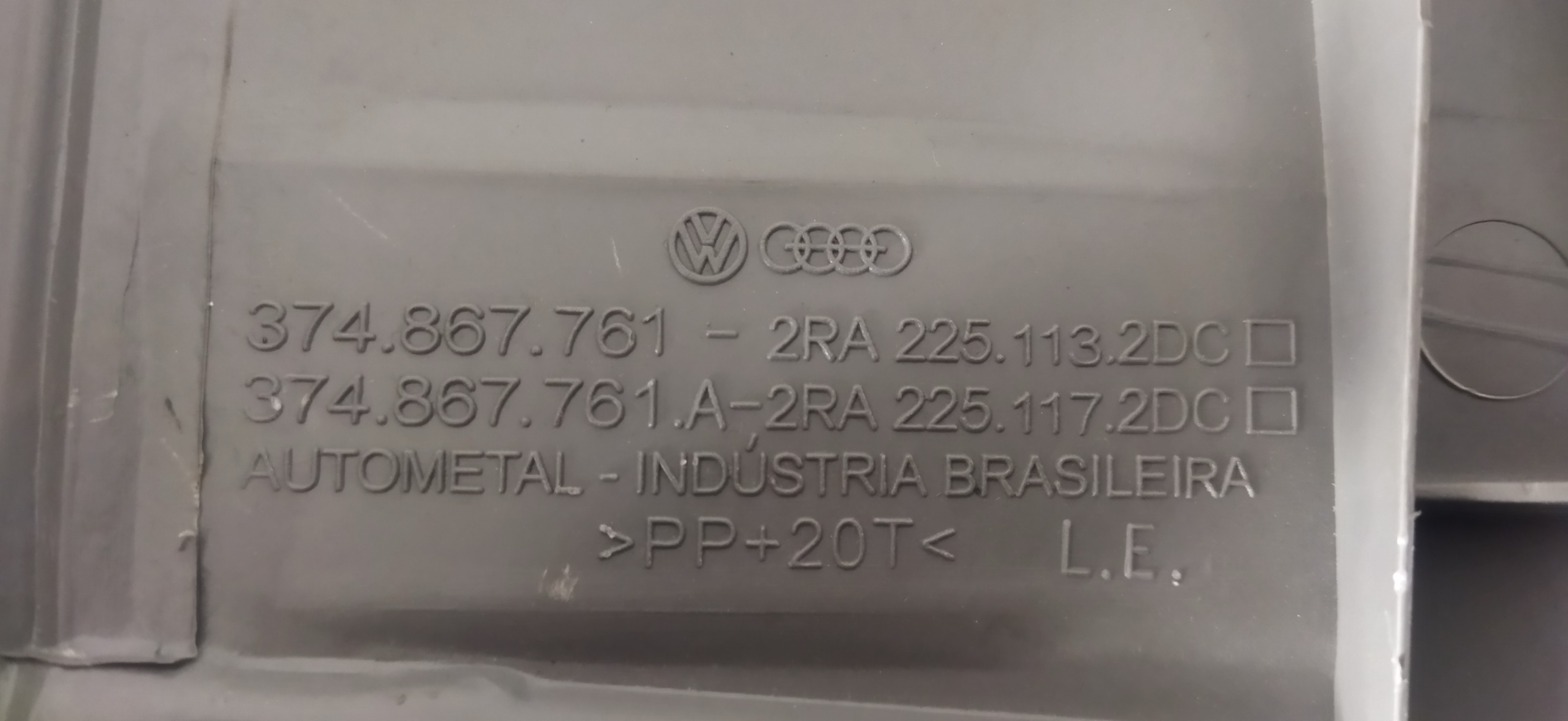 Suporte Tampão Bagagito Esquerda Vw Parati 2001 Cinza 9