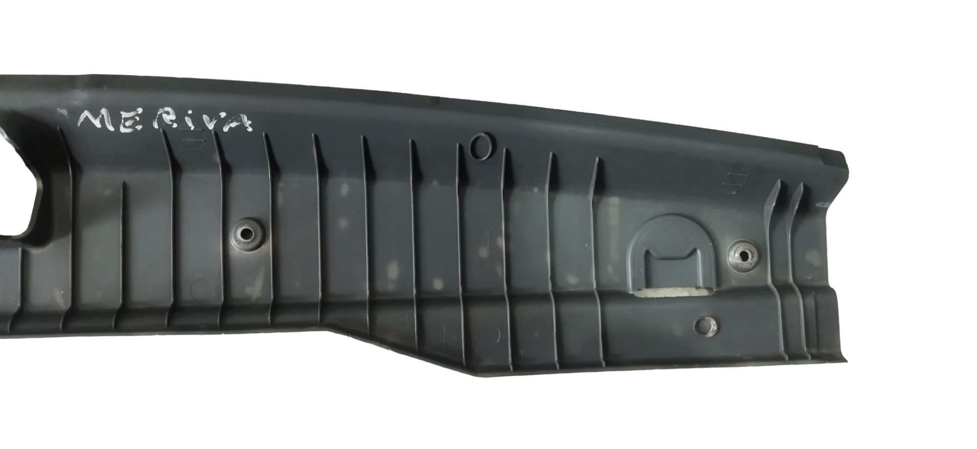 Moldura Inferior Porta Mala Gm Meriva 2002 6