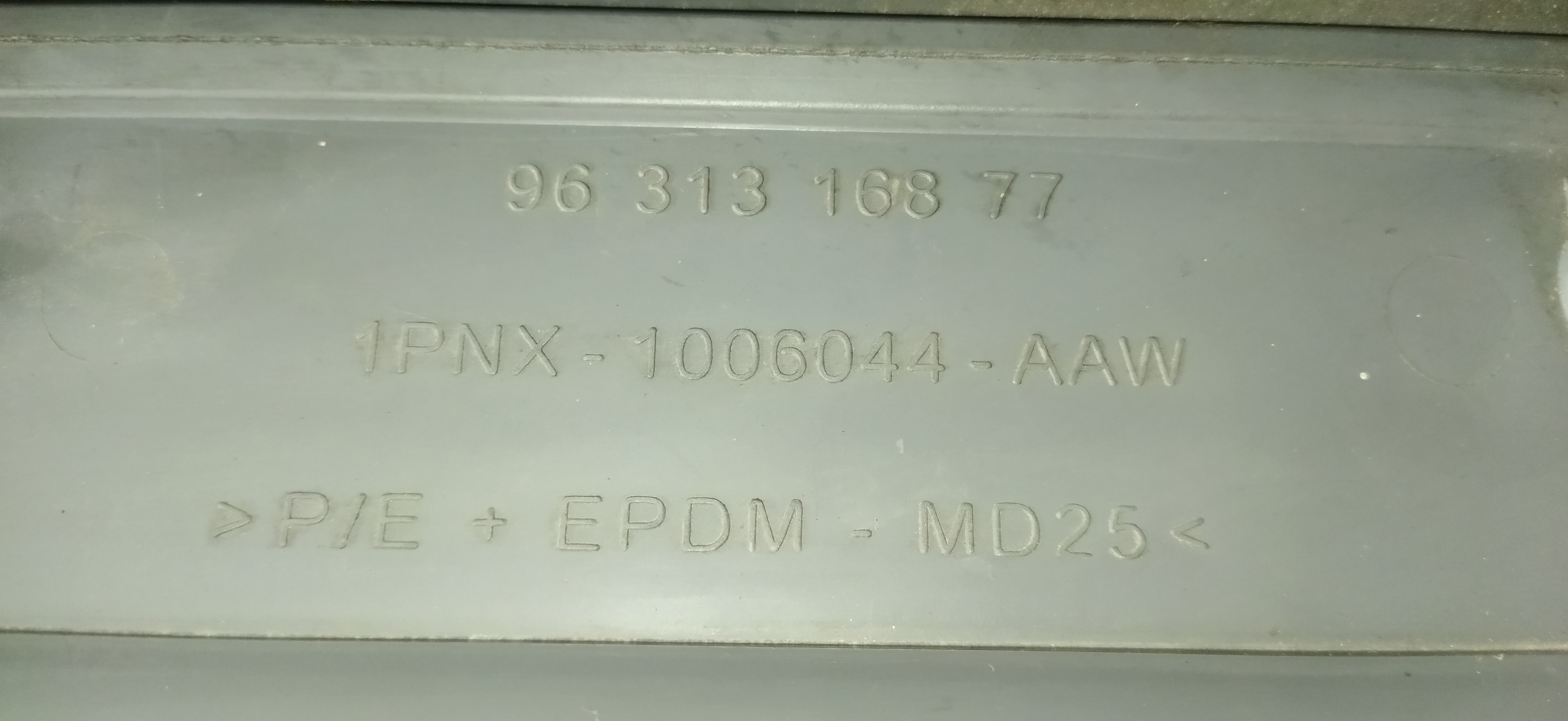Tampa Porta Luvas Citroen C3 9