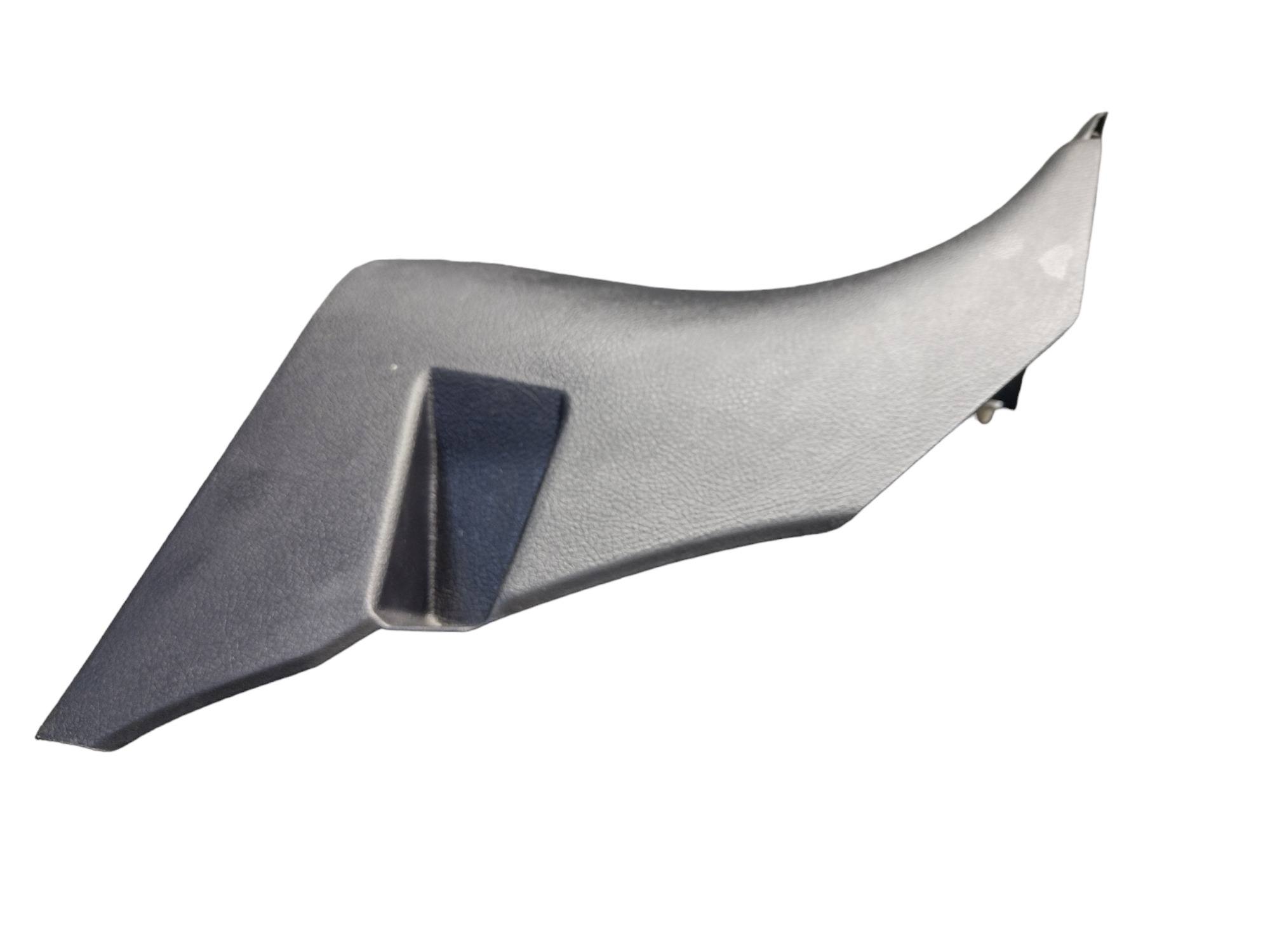 Moldura  Inferior Interna L.d Hilux 2021 2