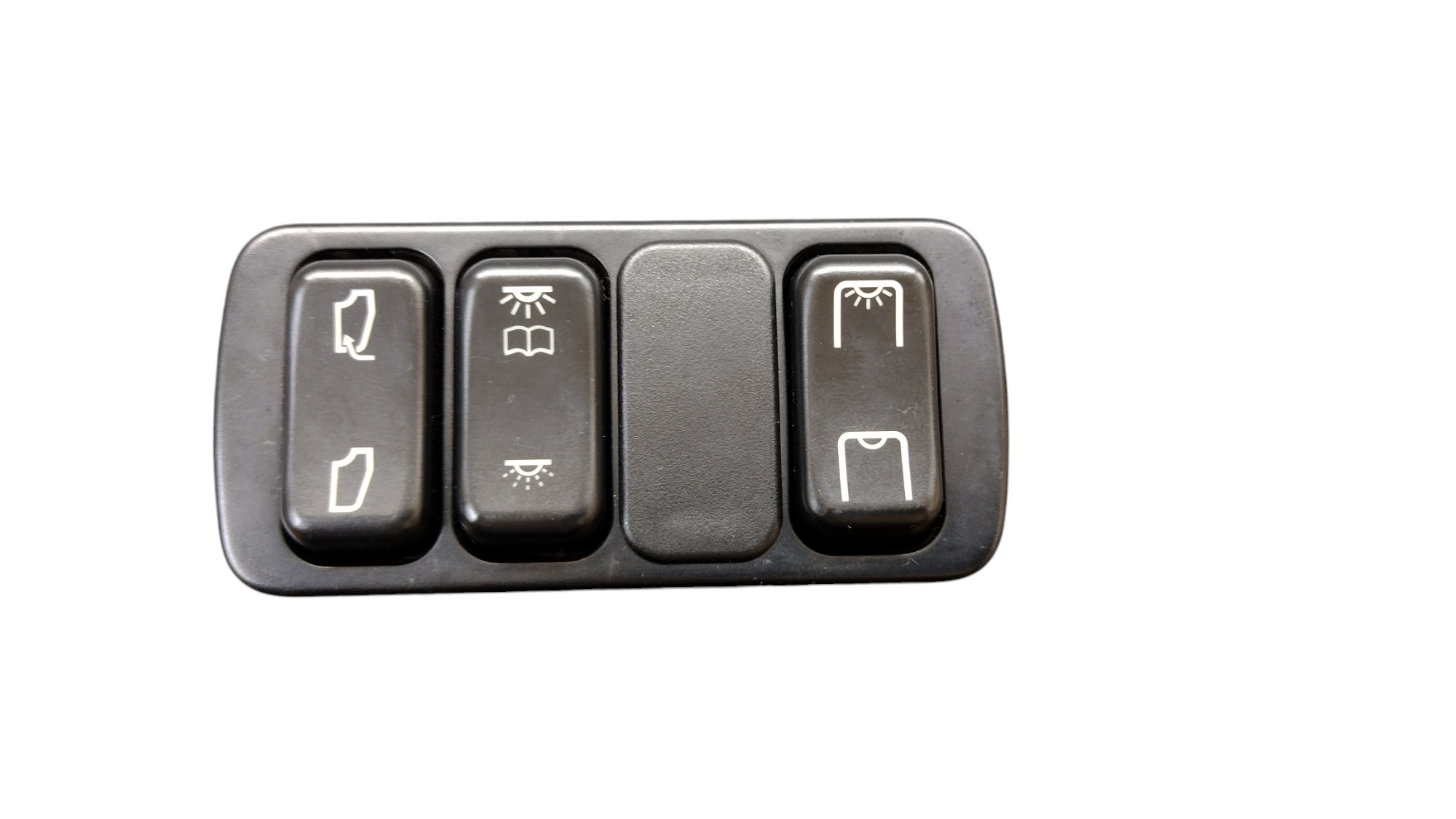 Moldura Com Botão Mb Axor 2544 2014