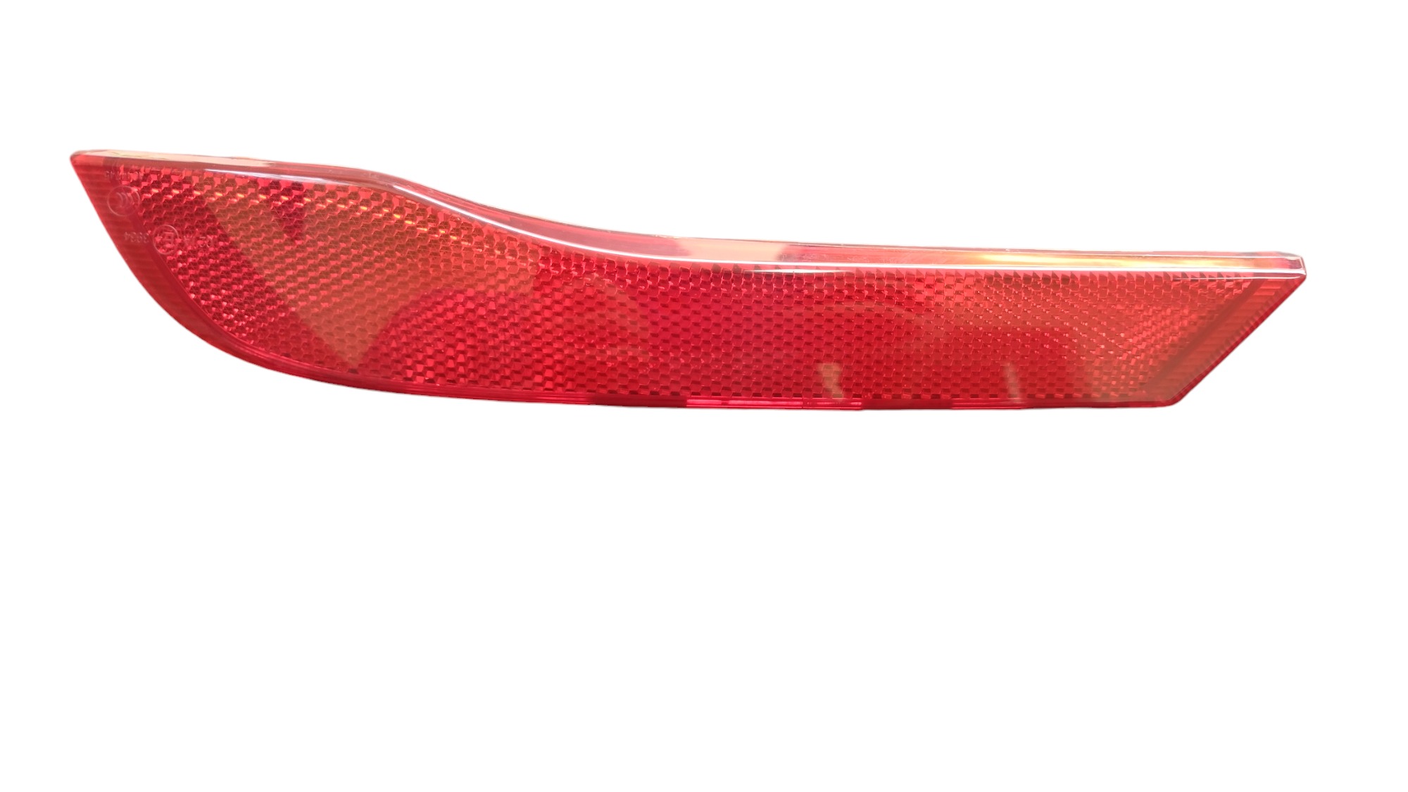 Refletor T.d Parachoque Tracker 2020 Cor 2
