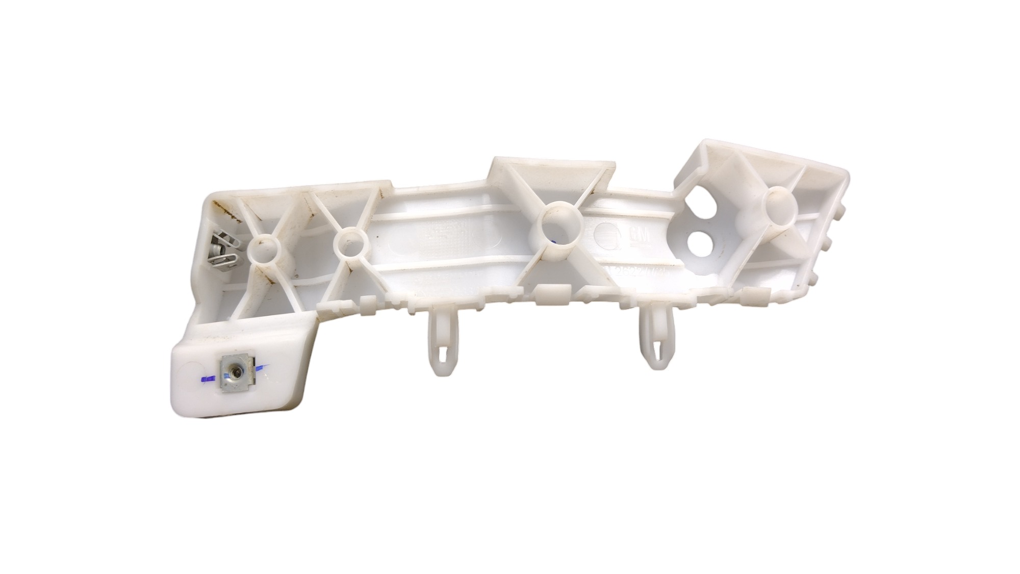 Guia Parachoque D.e Gm Tracker 2024 4