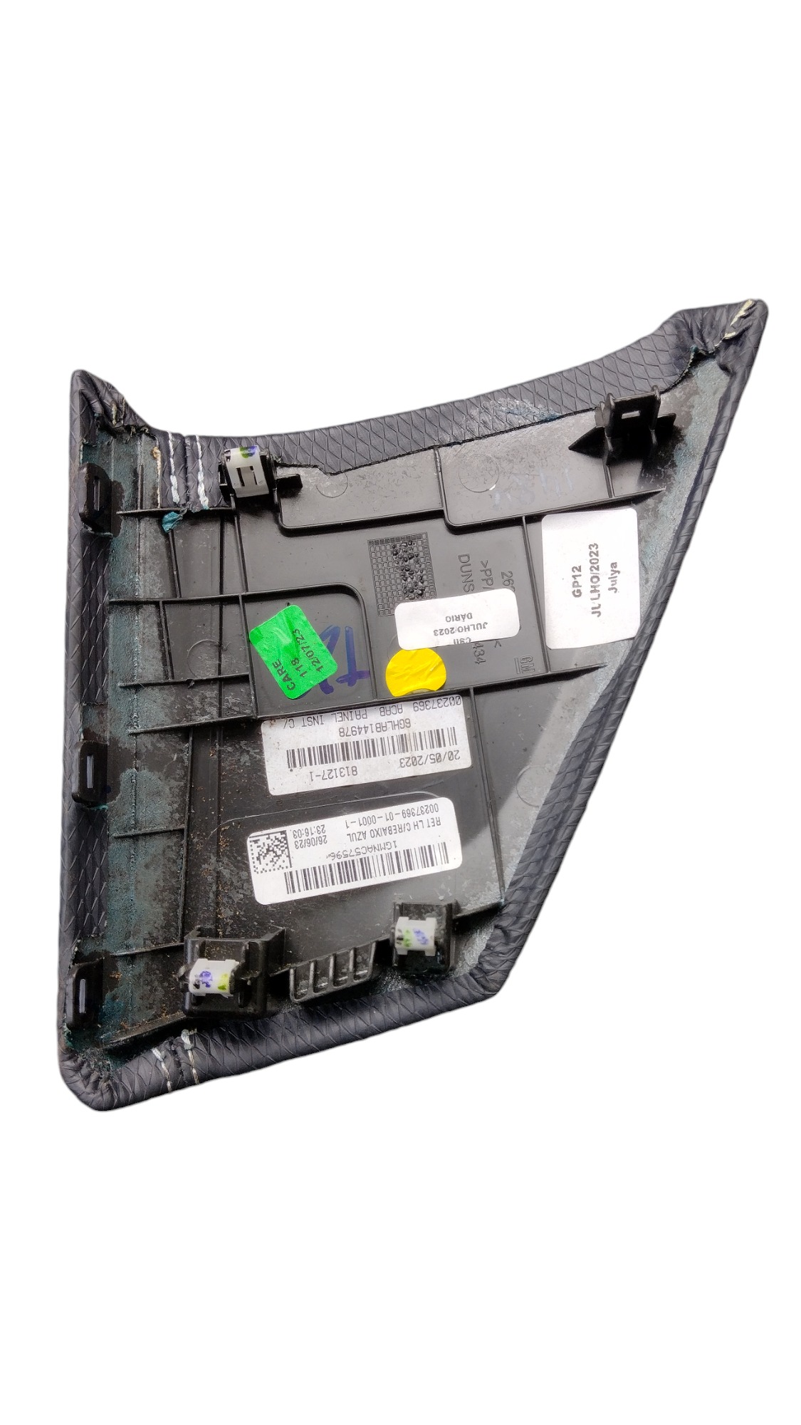 Acabamento L.e Painel Tracker 2024 Perto 4