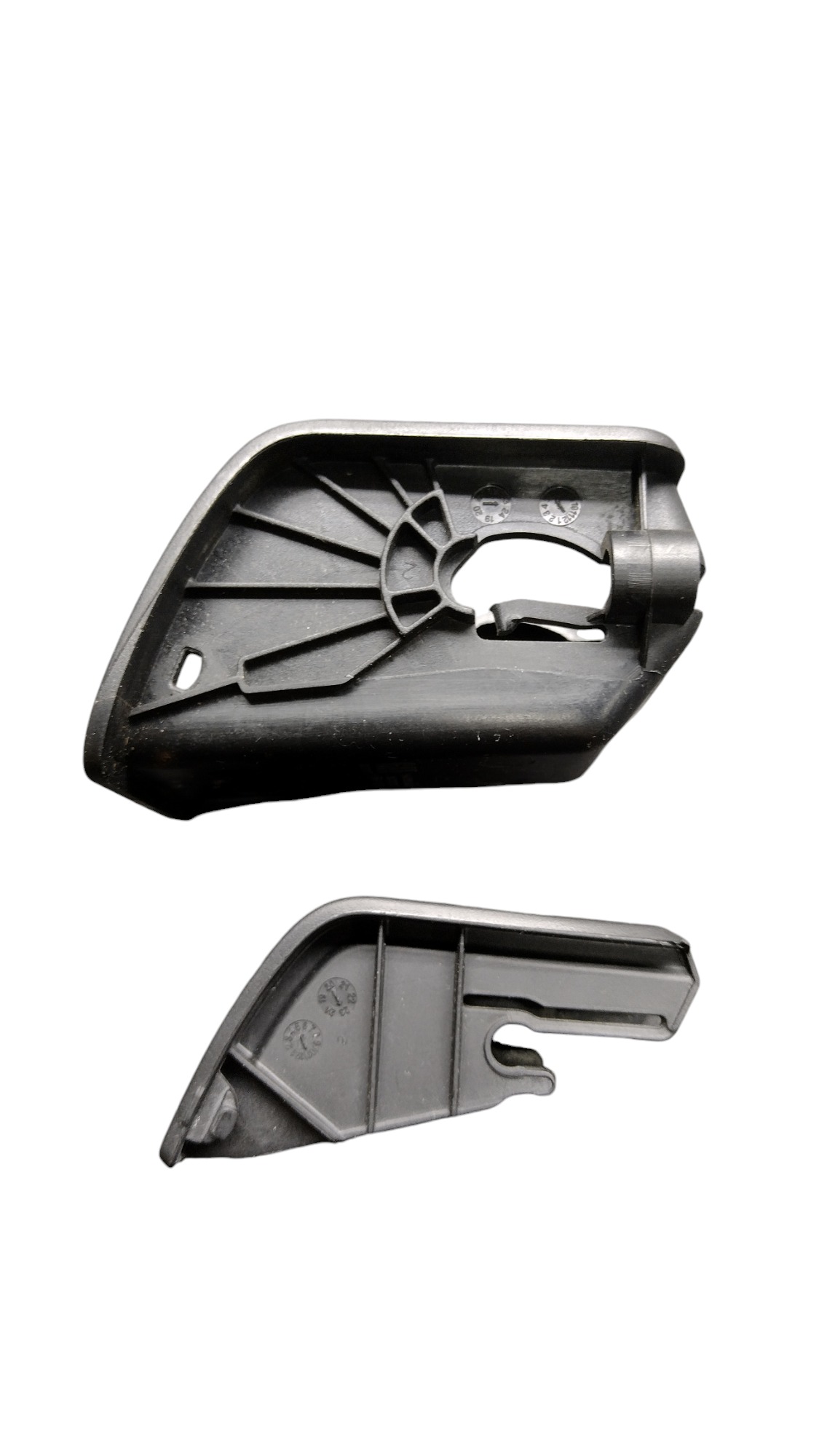 Acabamento Isofix Gm Tracker 2021 Preto 2
