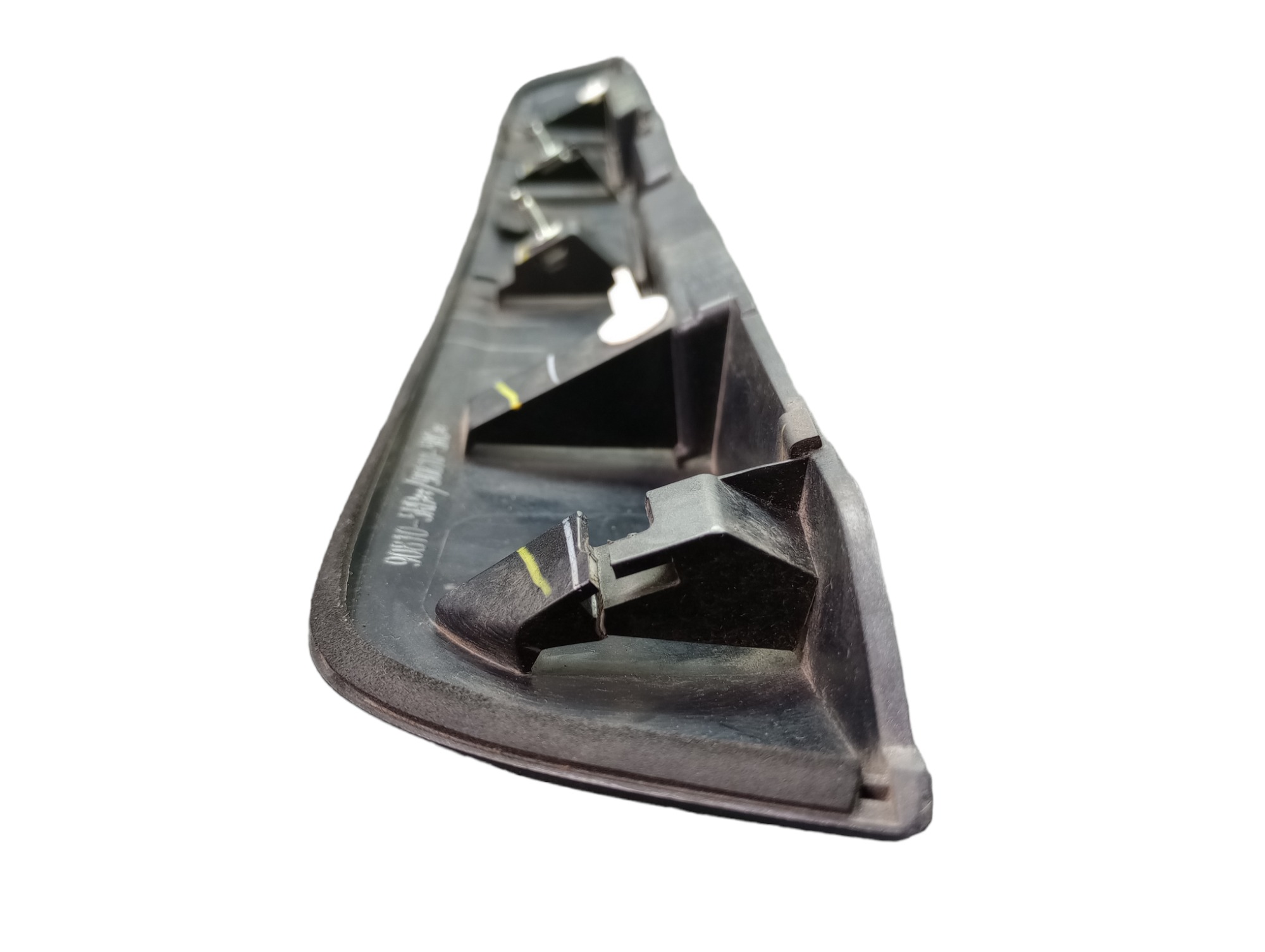 Friso Tampa Traseira Nissan Kicks 2022 Com Detalhes 7