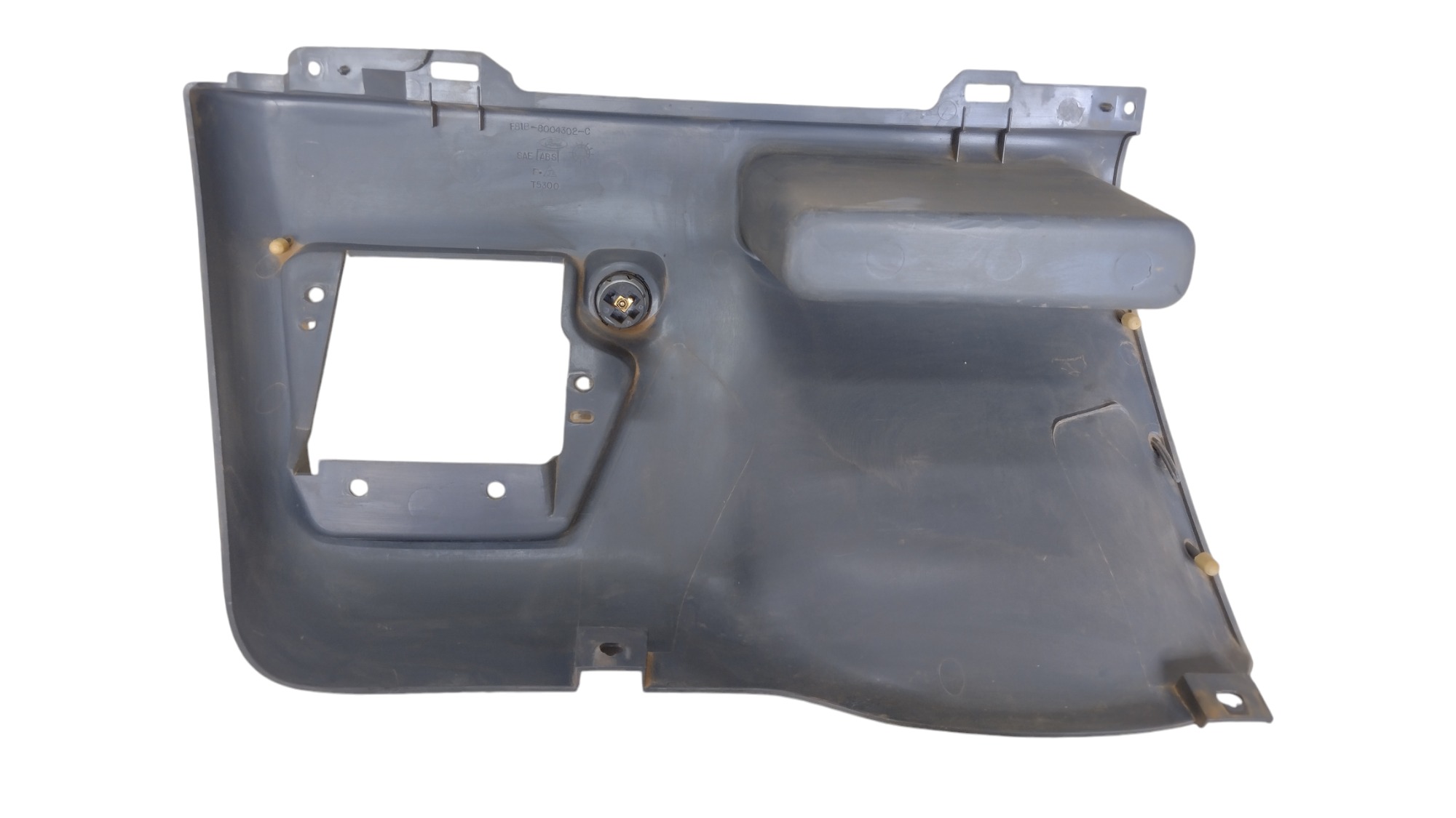 Acabamento Inferior L.e Painel F4000 2015 3