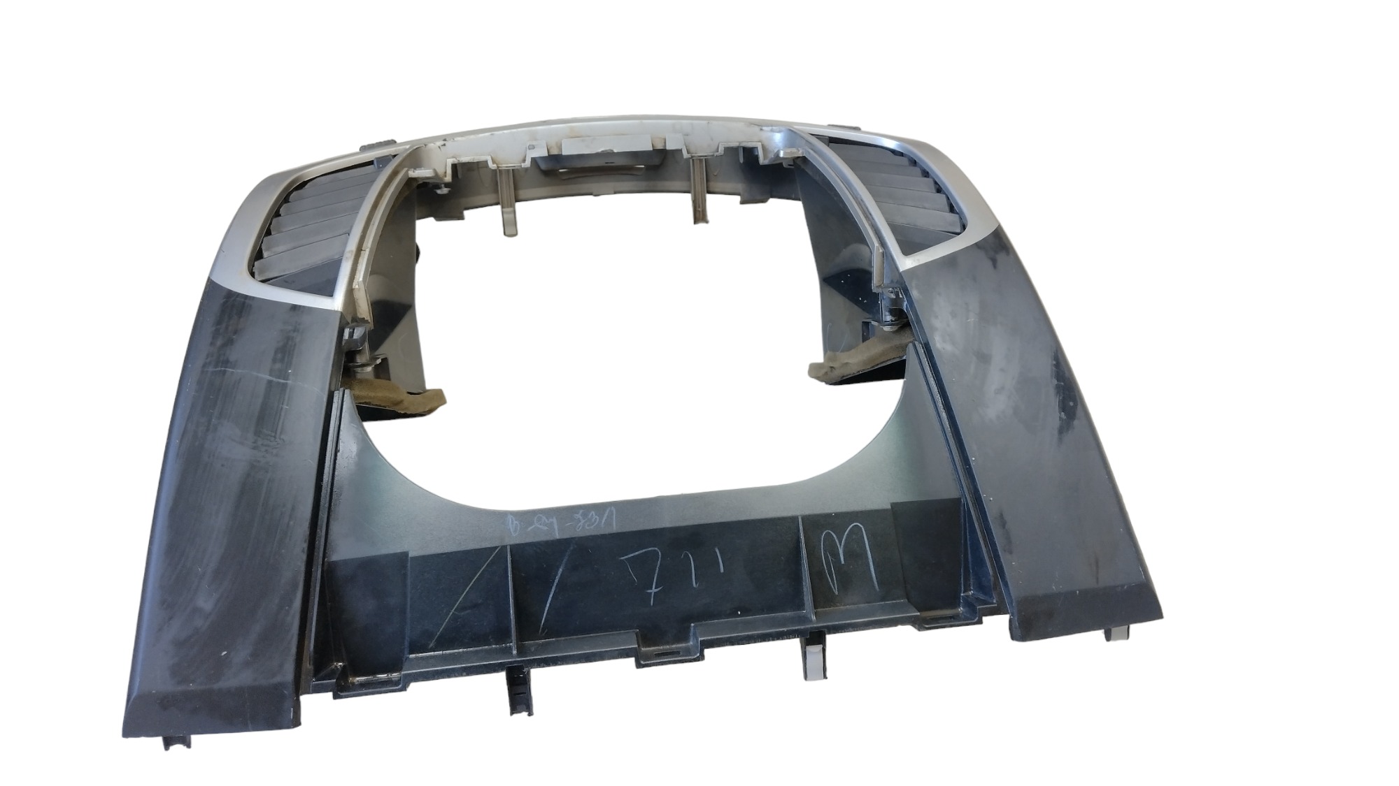 Moldura Central Painel L200 Triton 2011 Com Detalhe  Prata E Preto 7