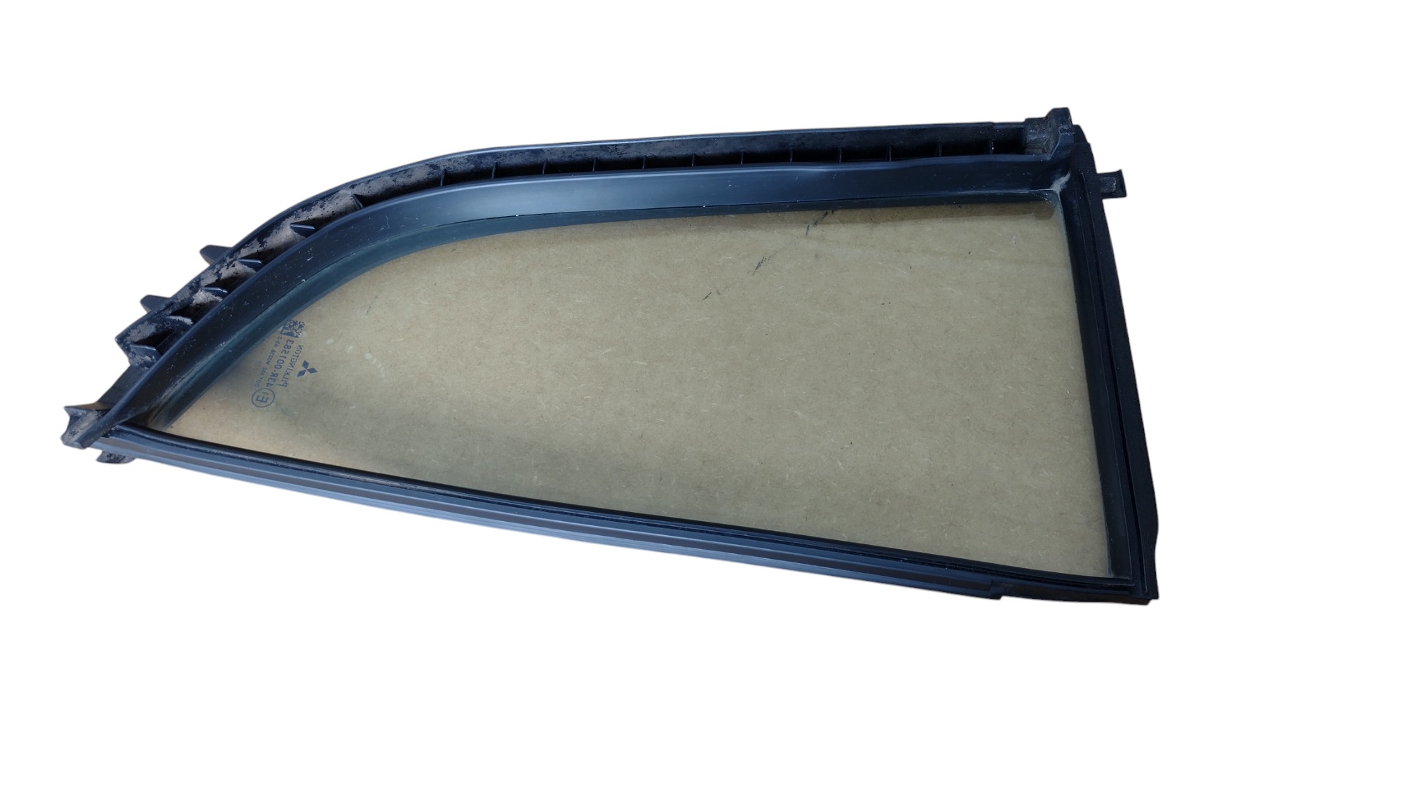 Vidro fixo porta T.E L200 Triton 2013 MN117605 3