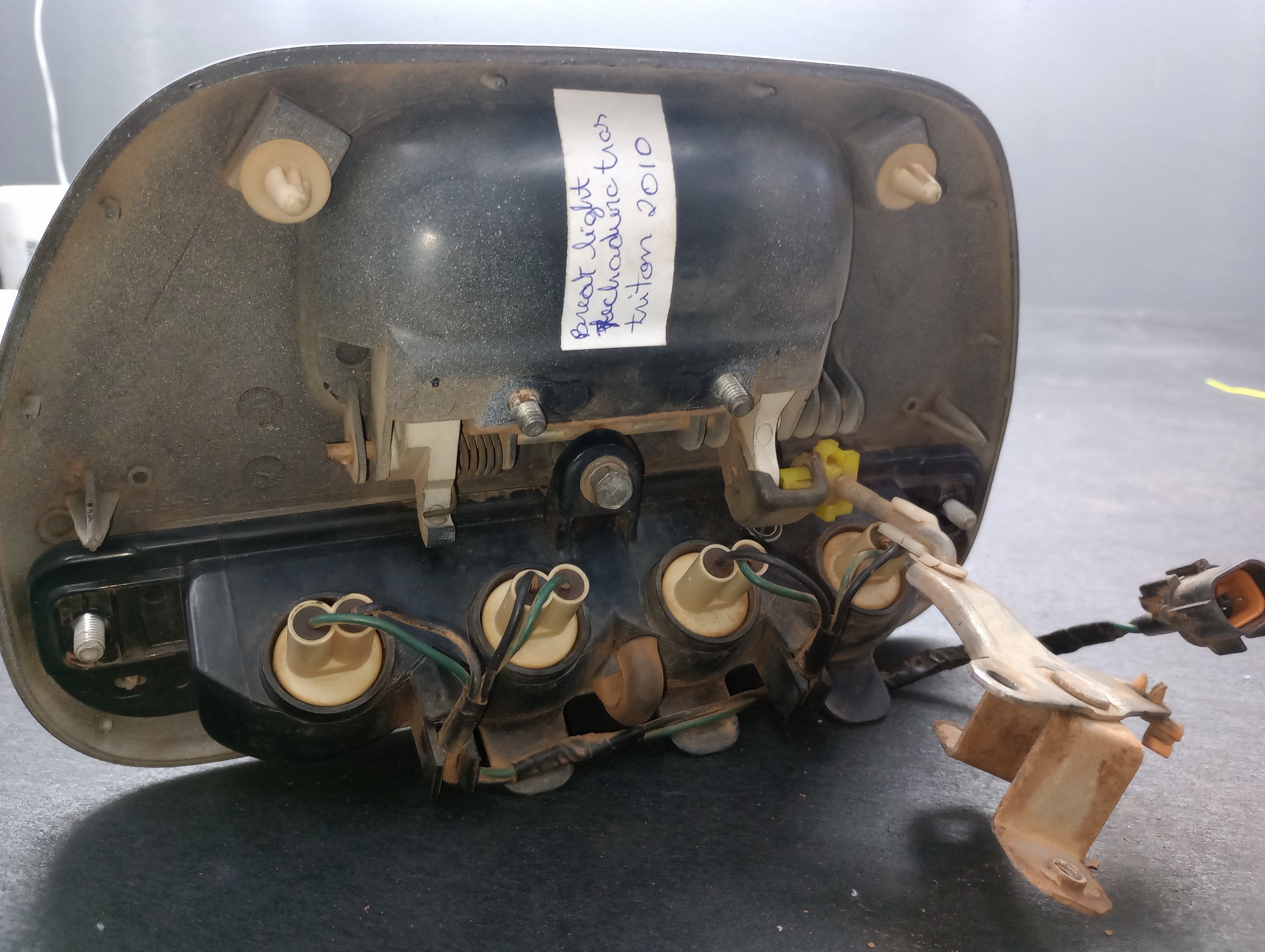 Maçaneta Da Tempa Traseira Com Brack Light L200 Triton 2010 5