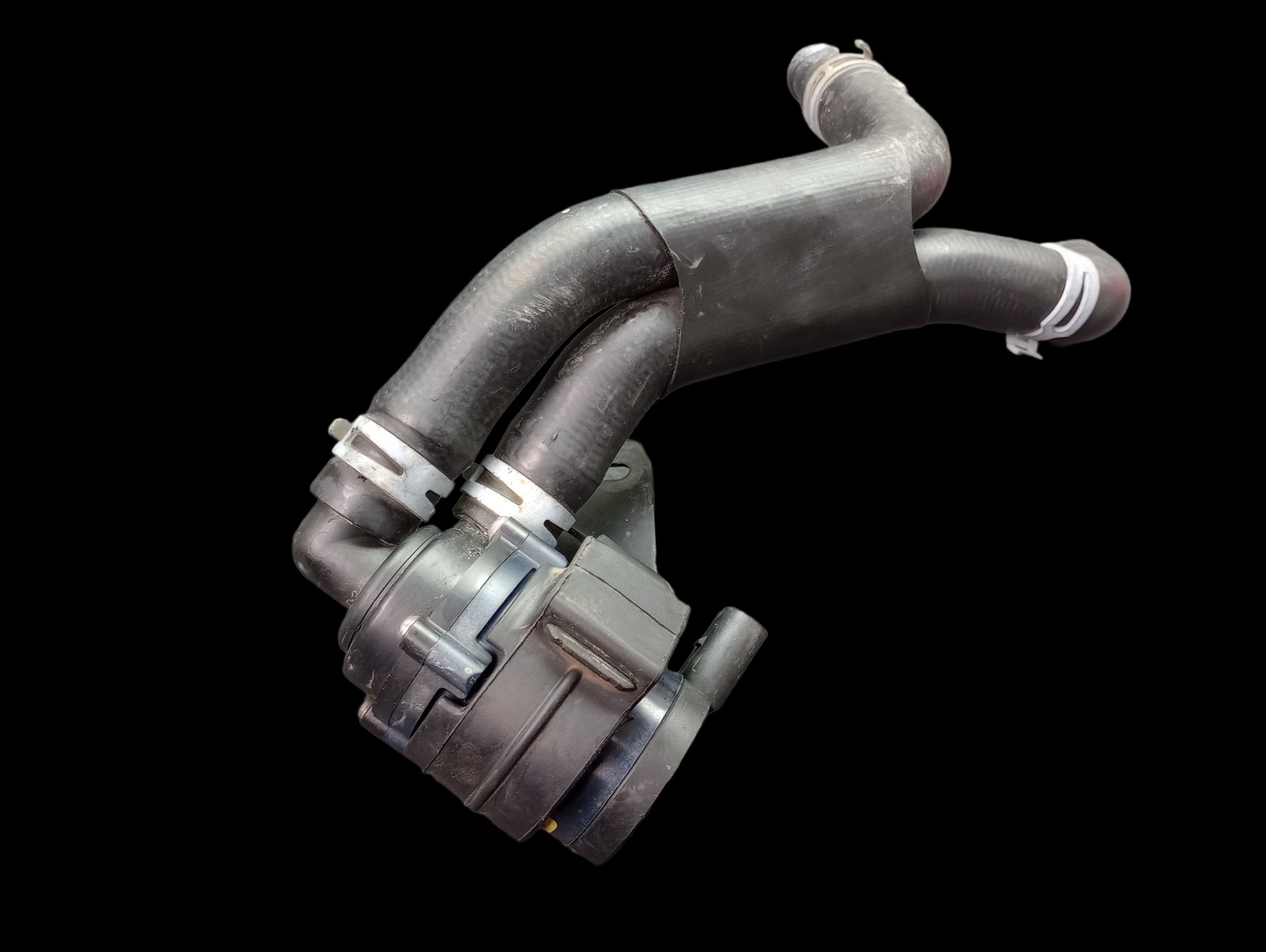 Bomba De Agua Auxiliar Superior Amarok 2.0 Biturbo 2018 2