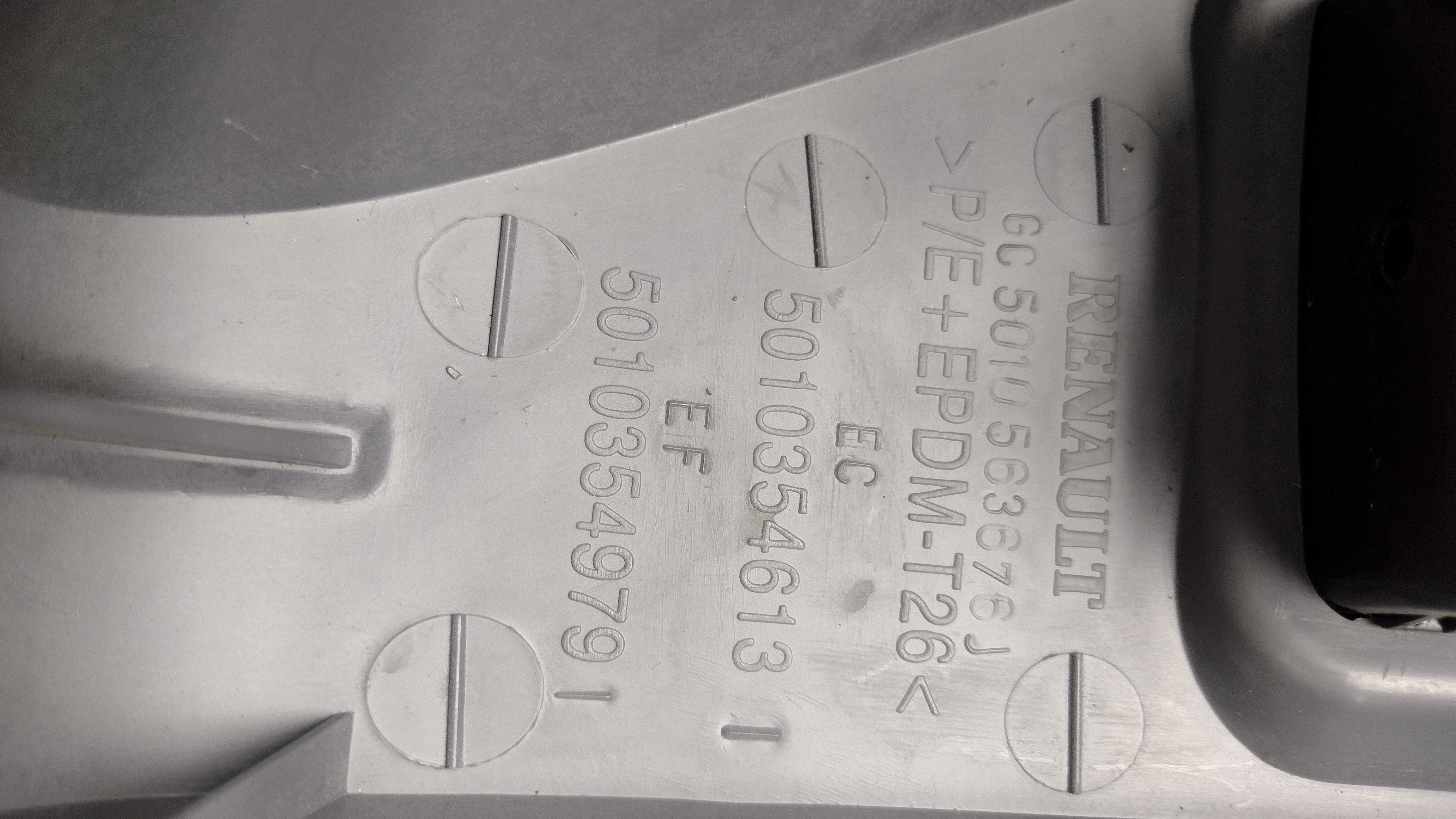 Moldura Painel Difusor De Ar Volvo Vm 260 2013 6