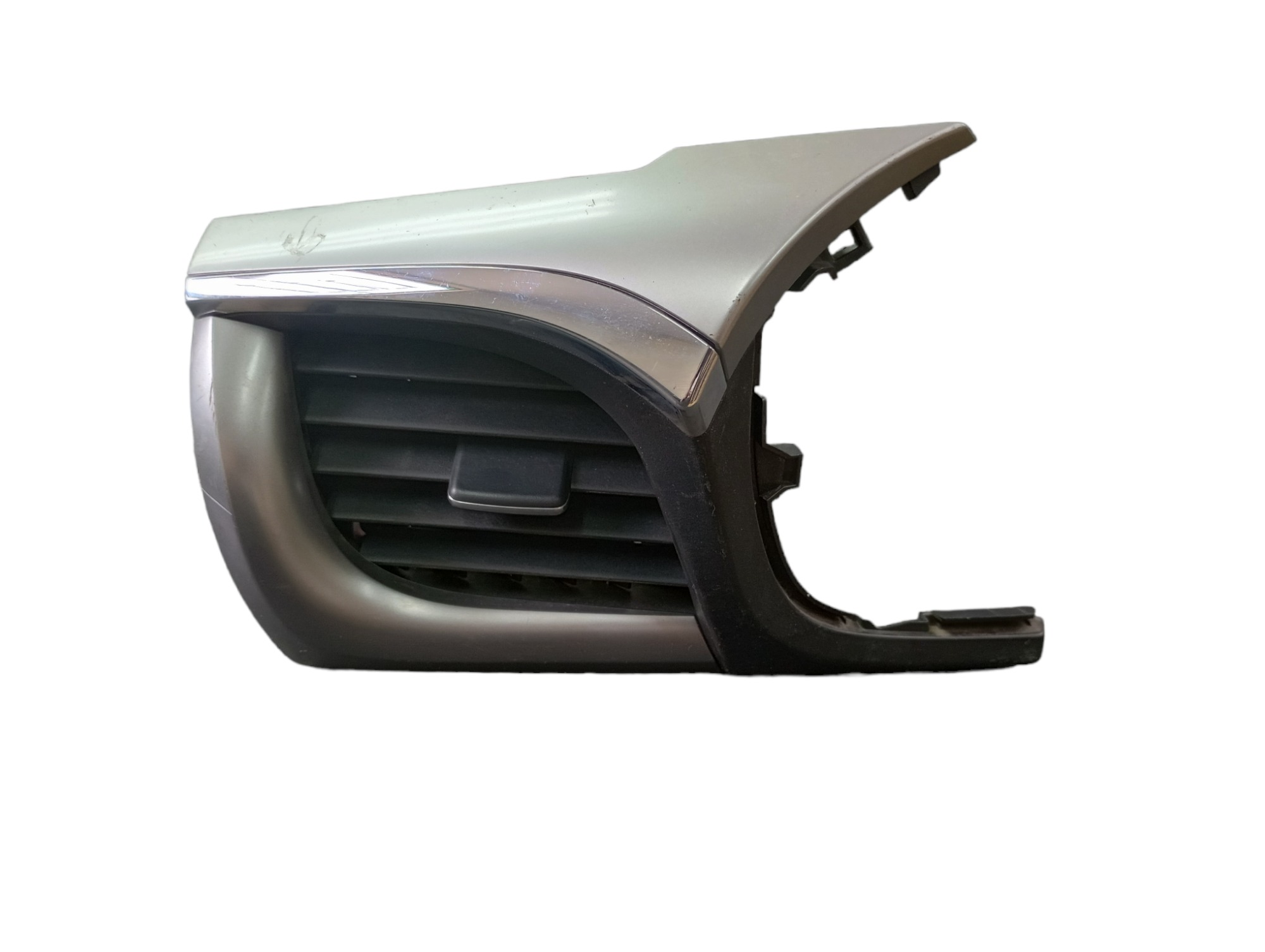Difusor Ar Painel L.e Hilux 2019 Com Detalhe 2