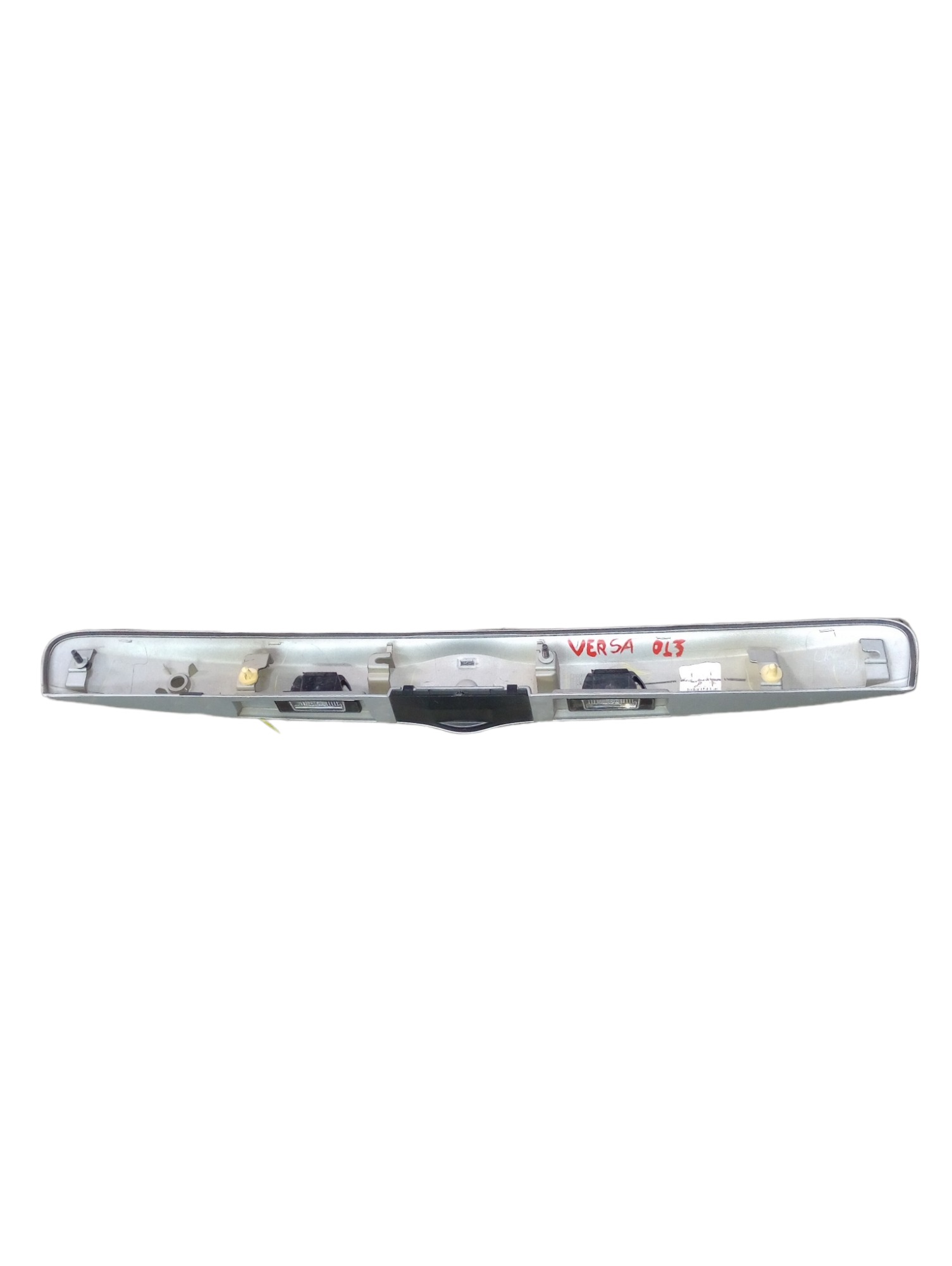 Aplique Da Tampa Traseira Nissan Versa 2013 Prateado 4