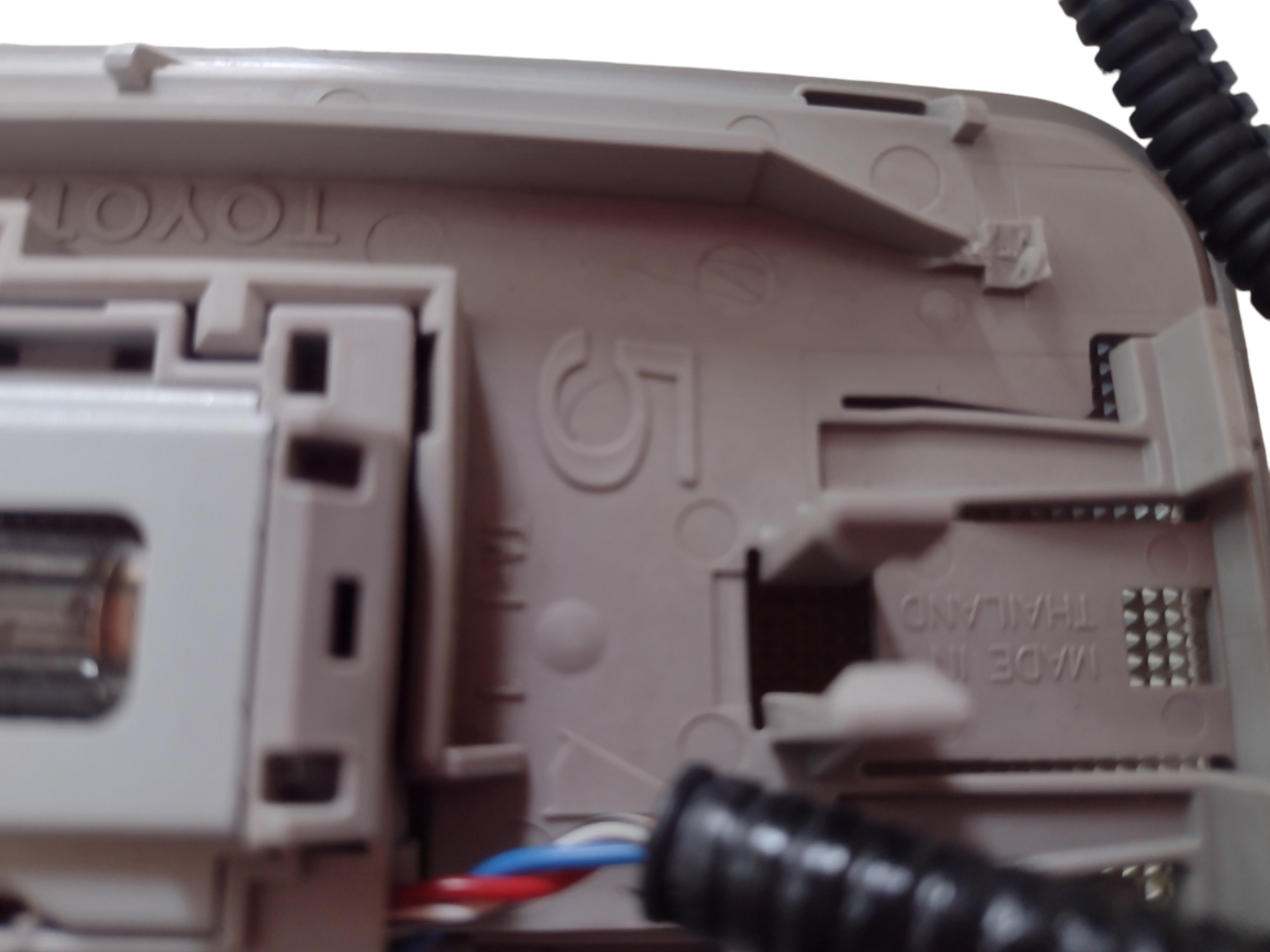 Luz Teto Cortesia Hilux 2020 Com Detalhe 3