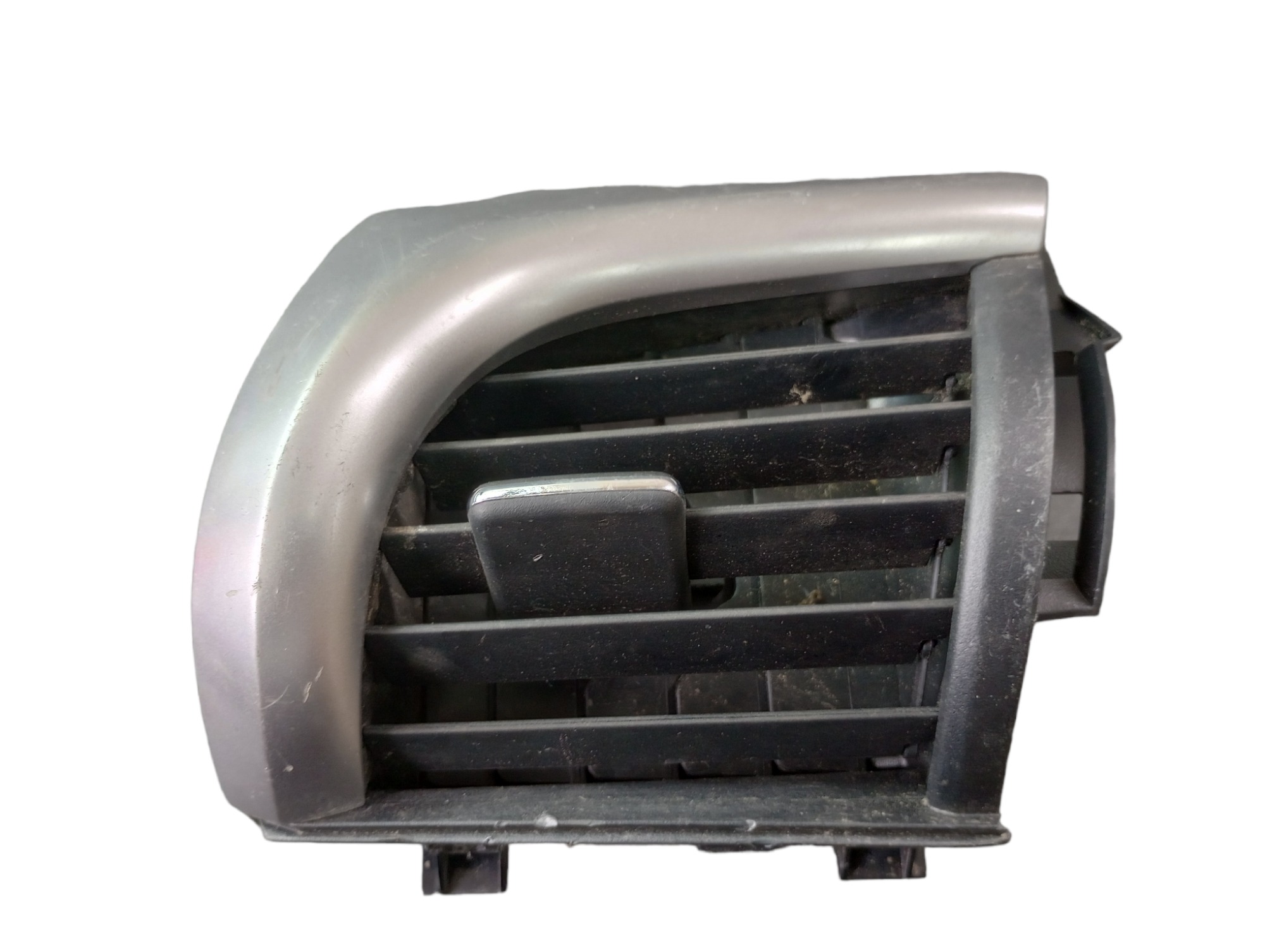 Difusor Ar Painel L.d Hilux 2019 Com Detalhe 4