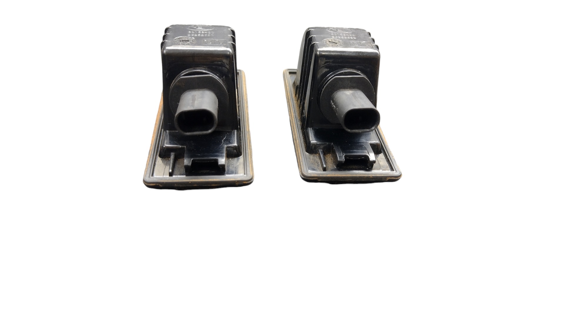 Par Luz De Placa Gm Tracker 2021 4