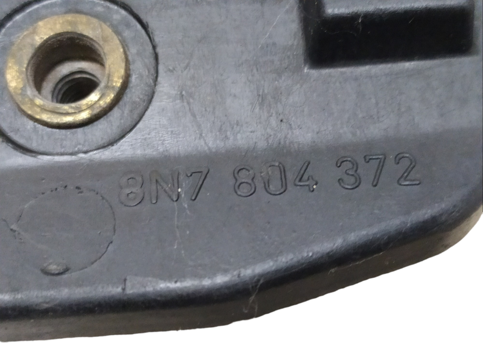 Suporte De Bateria Original  Audi Tt 1.8  2000 2001 8