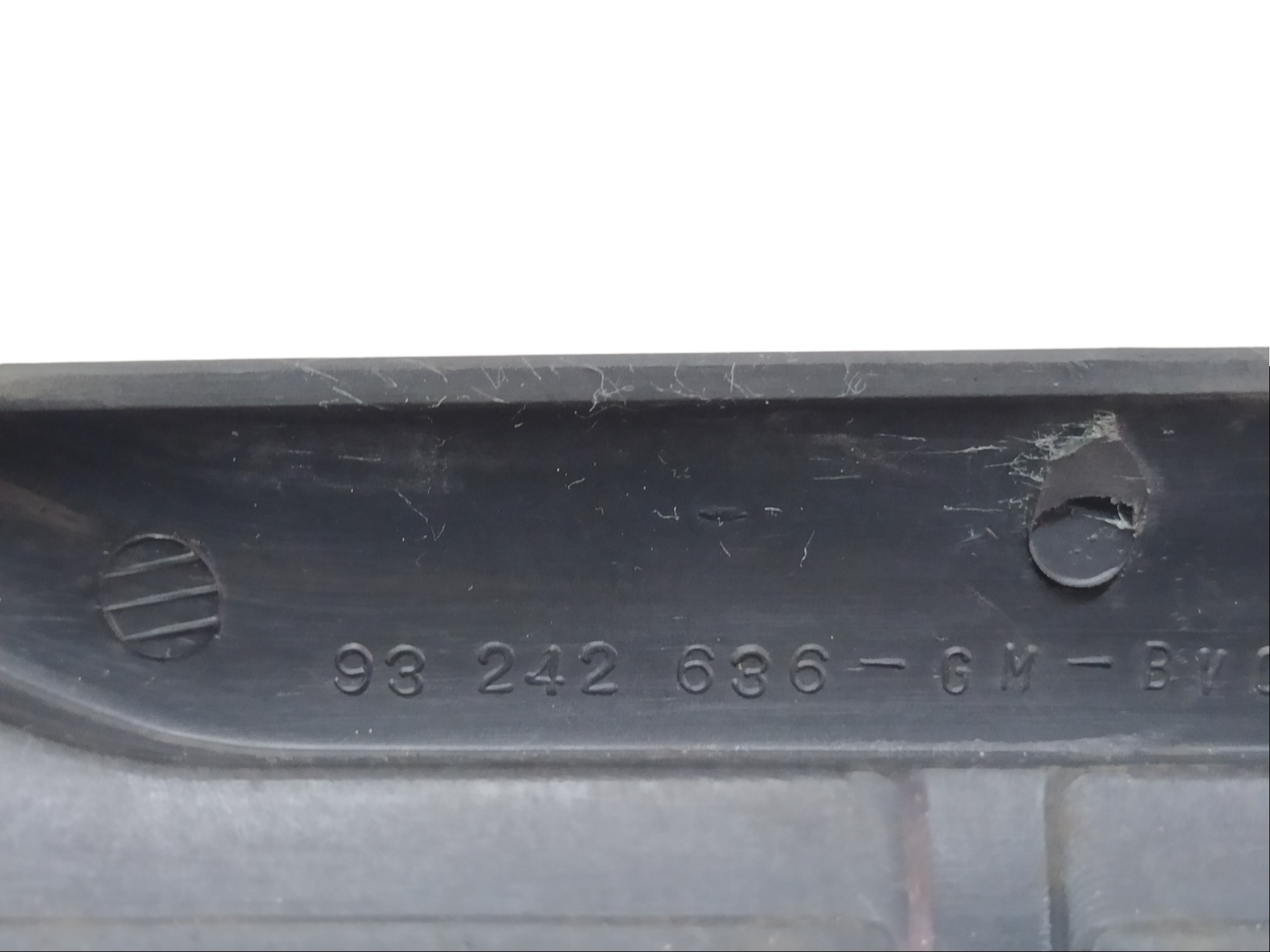 Friso Acabamento Da Maçaneta Porta Malas Gm Corsa 2003 V61 6