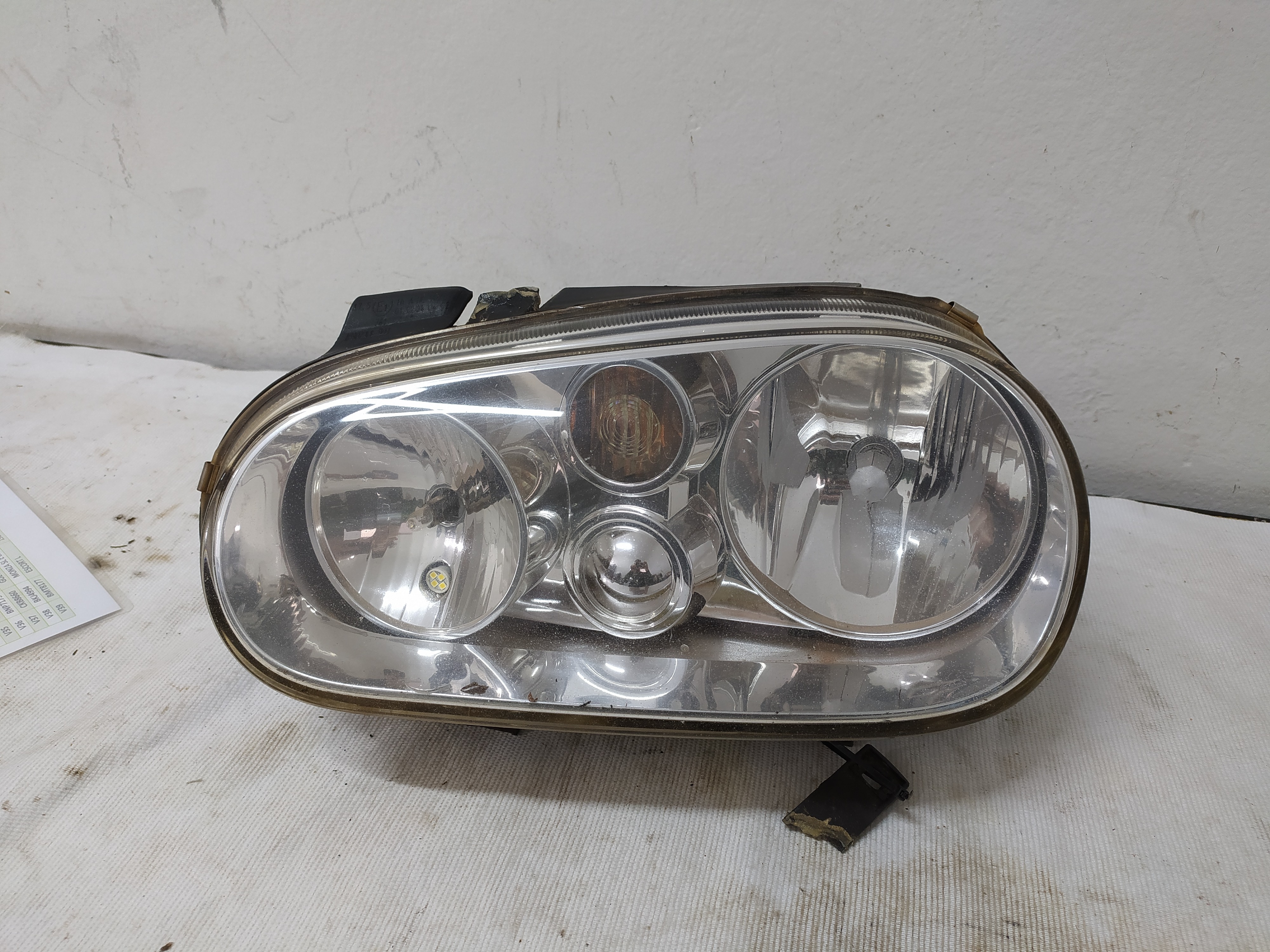 Farol Dianteiro Esquerdo VW Golf 2000 V53 Balcão