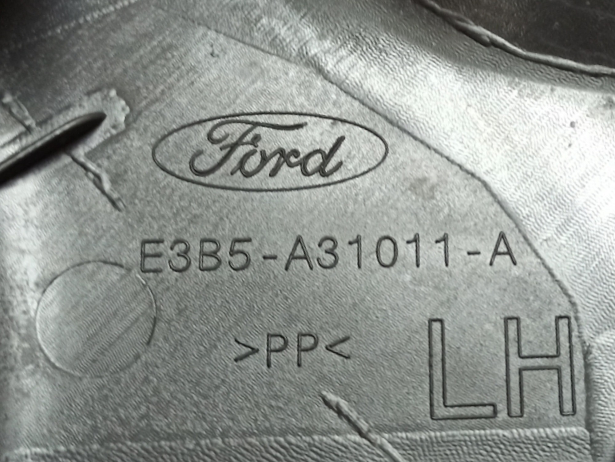 Suporte Bagagito Esquerdo Ford Ka 2015 A 2019 E3b5a31011a Preto 8
