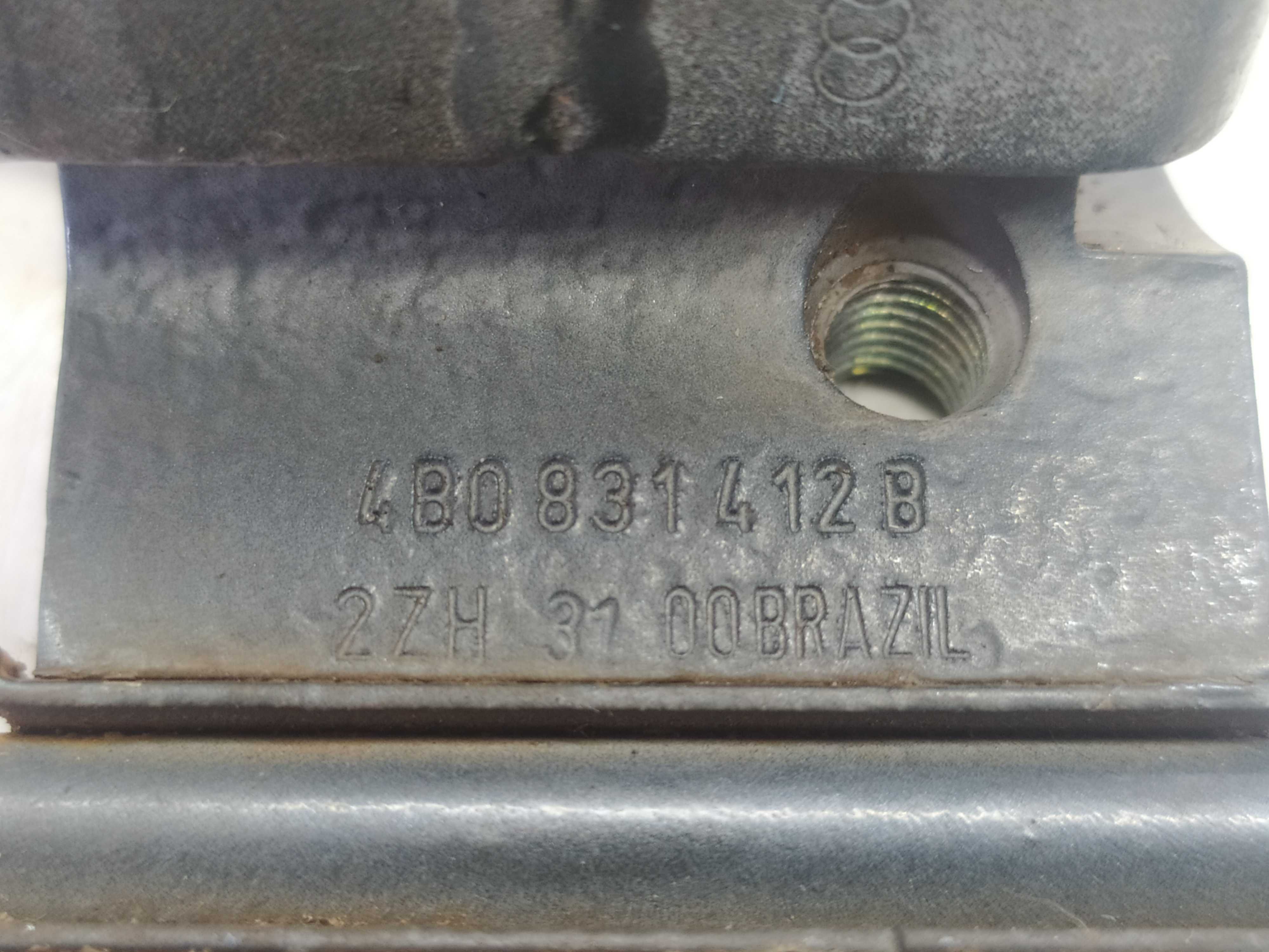 Dobradiça Inferior Porta Dianteita Direita Golf 2000 V53 10