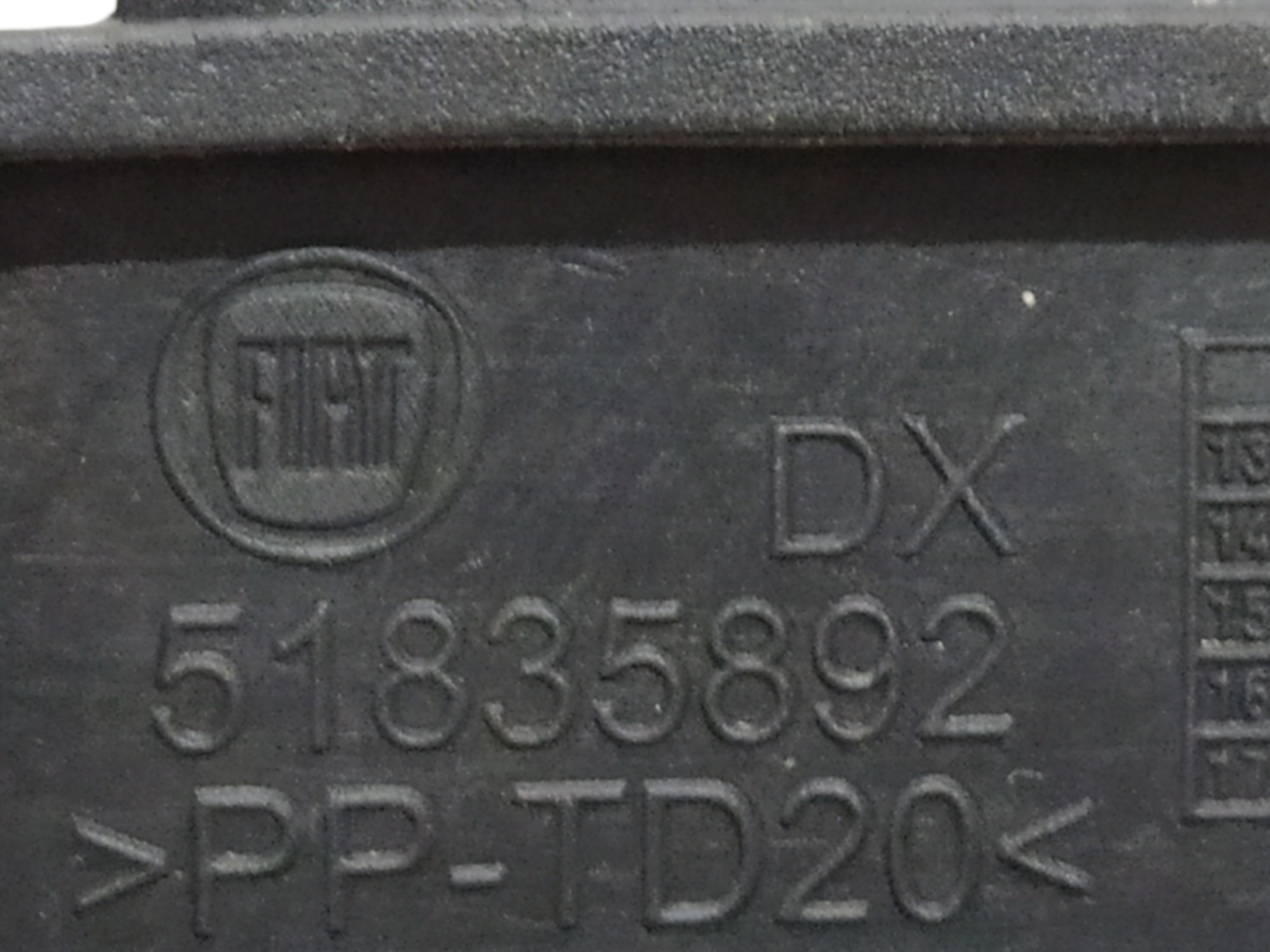 Canaleta Guia Vidro Dianteiro Direito Fiat Uno 2014 V85 6