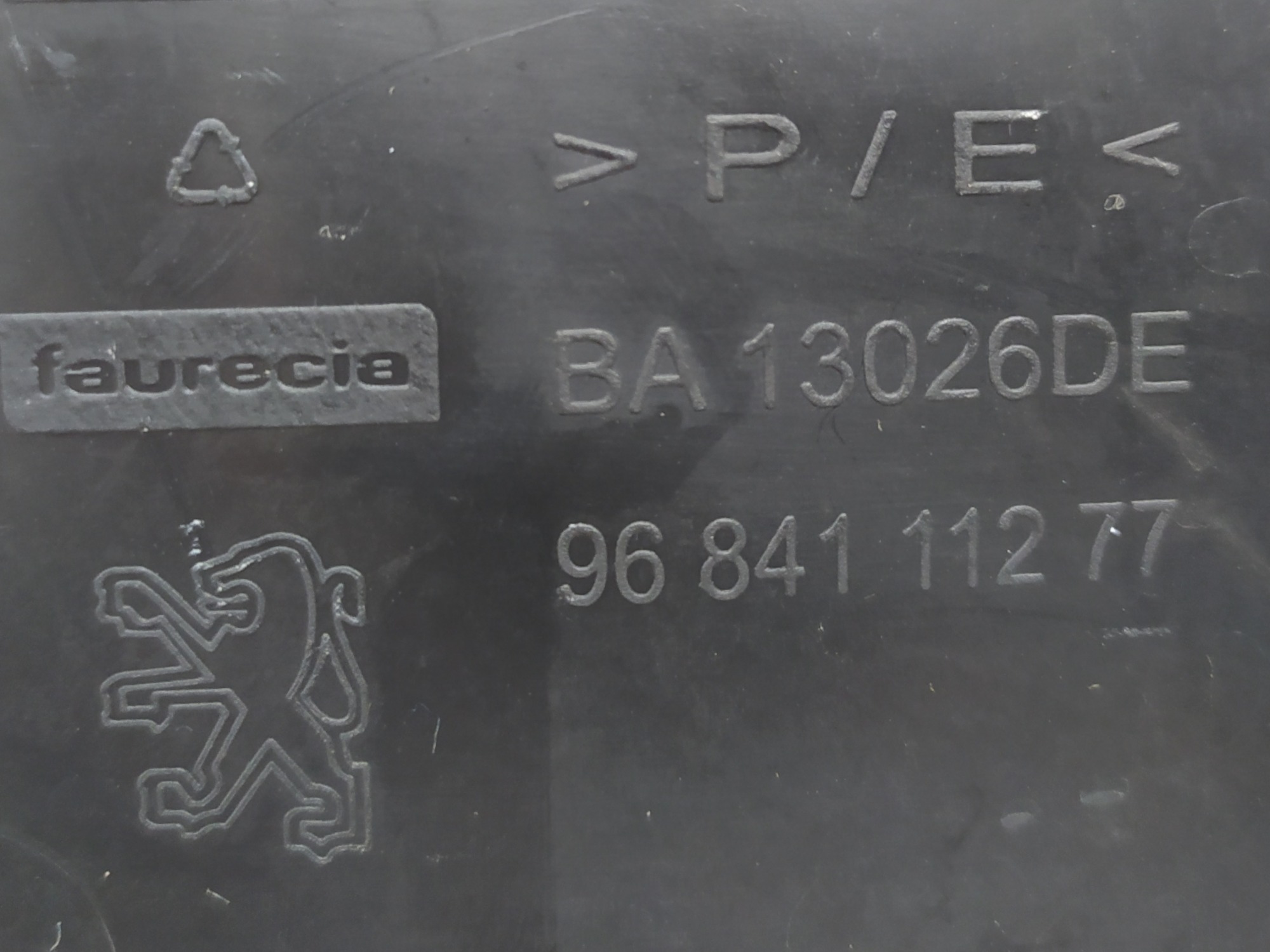 Forro Porta Dianteira Esquerda Peugeot 207 2011 2012 V90 9
