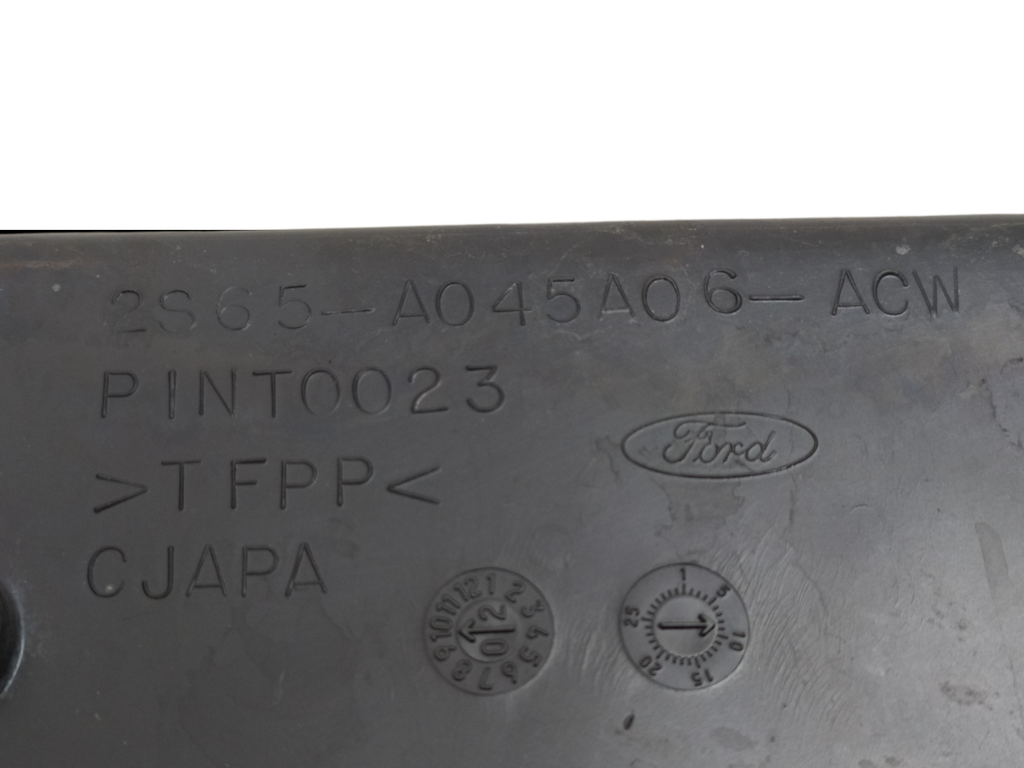 Console Central Do Câmbio Ford Fiesta 2002 2s65a045a06 V59 8