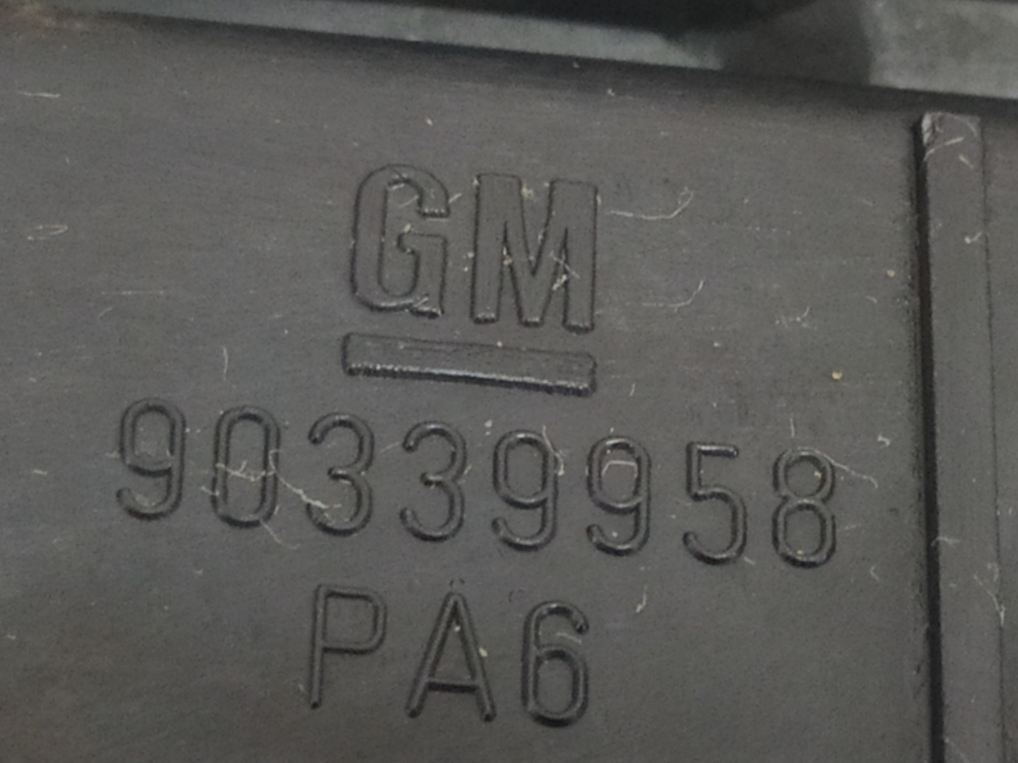 Suporte Parachoque Traseiro Direito Gm Omega 97 98 V75 7