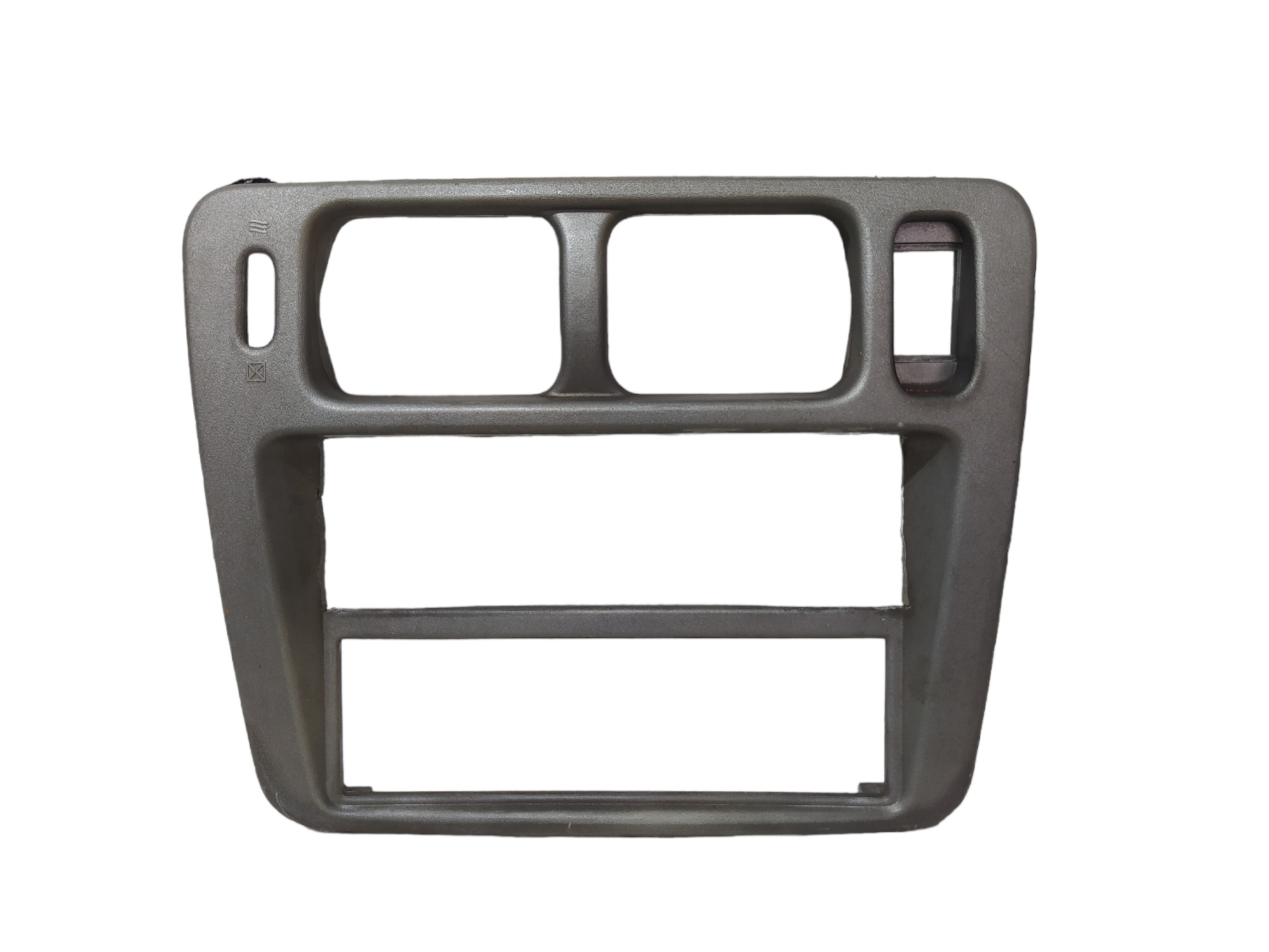 Moldura Central Painel Radio Mitsubishi Pajero 2002 A 2009