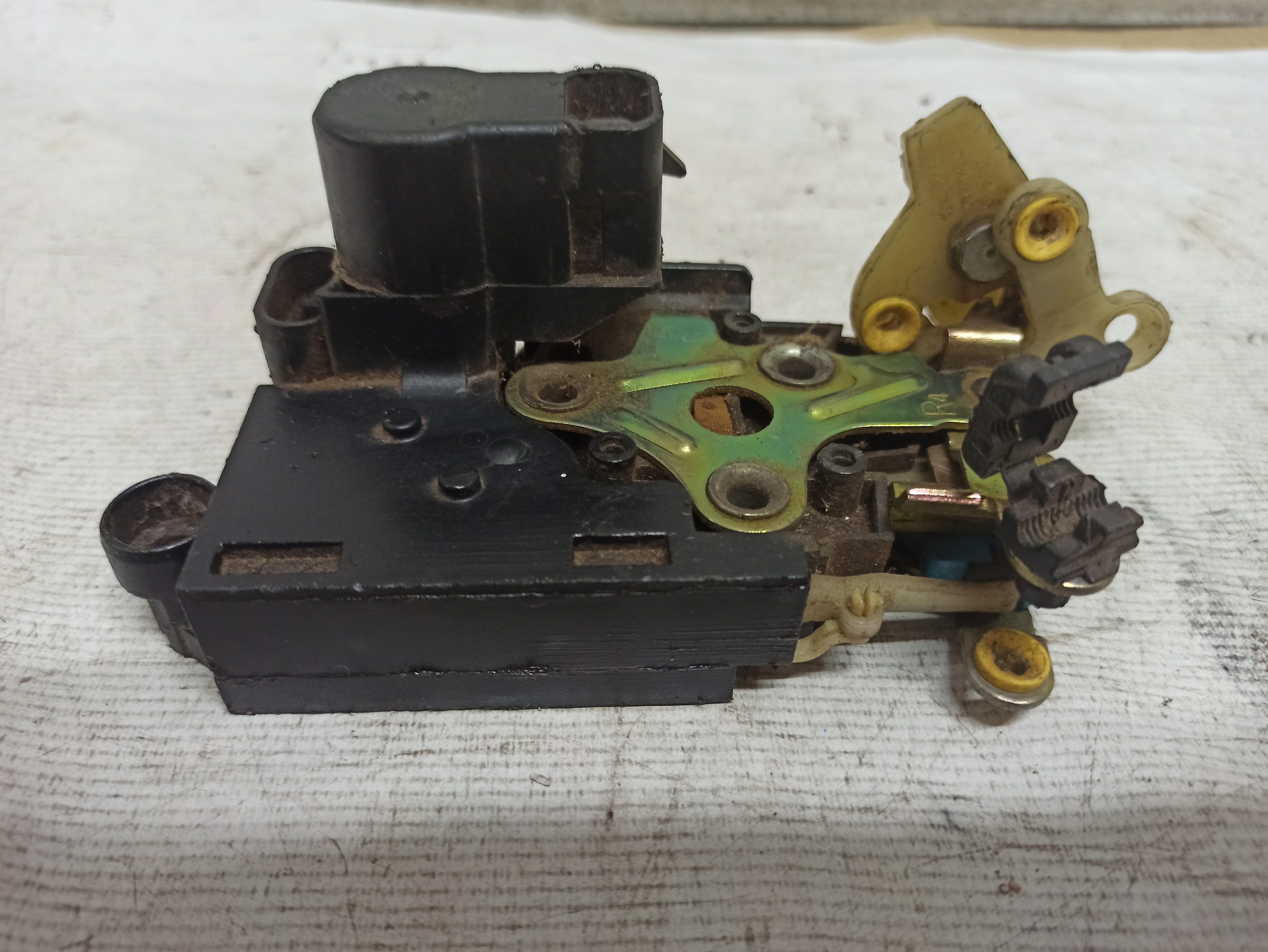 Fechadura Fechadura Tras Dir Fiat Marea 2000 V11 Balcão