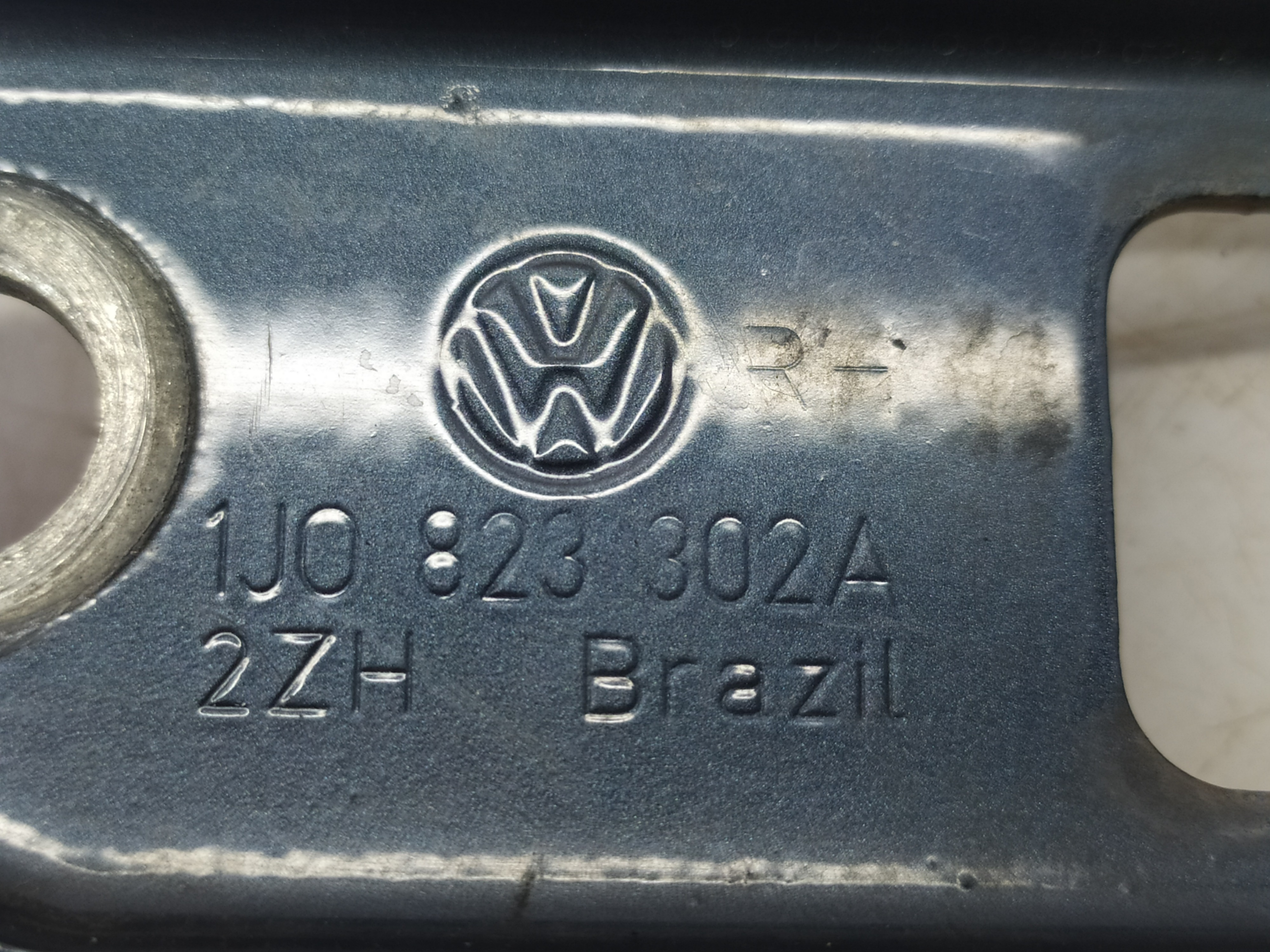 Dobradiça Capo Diant Direito 1j0823302a Vw Golf 2000 V53 6