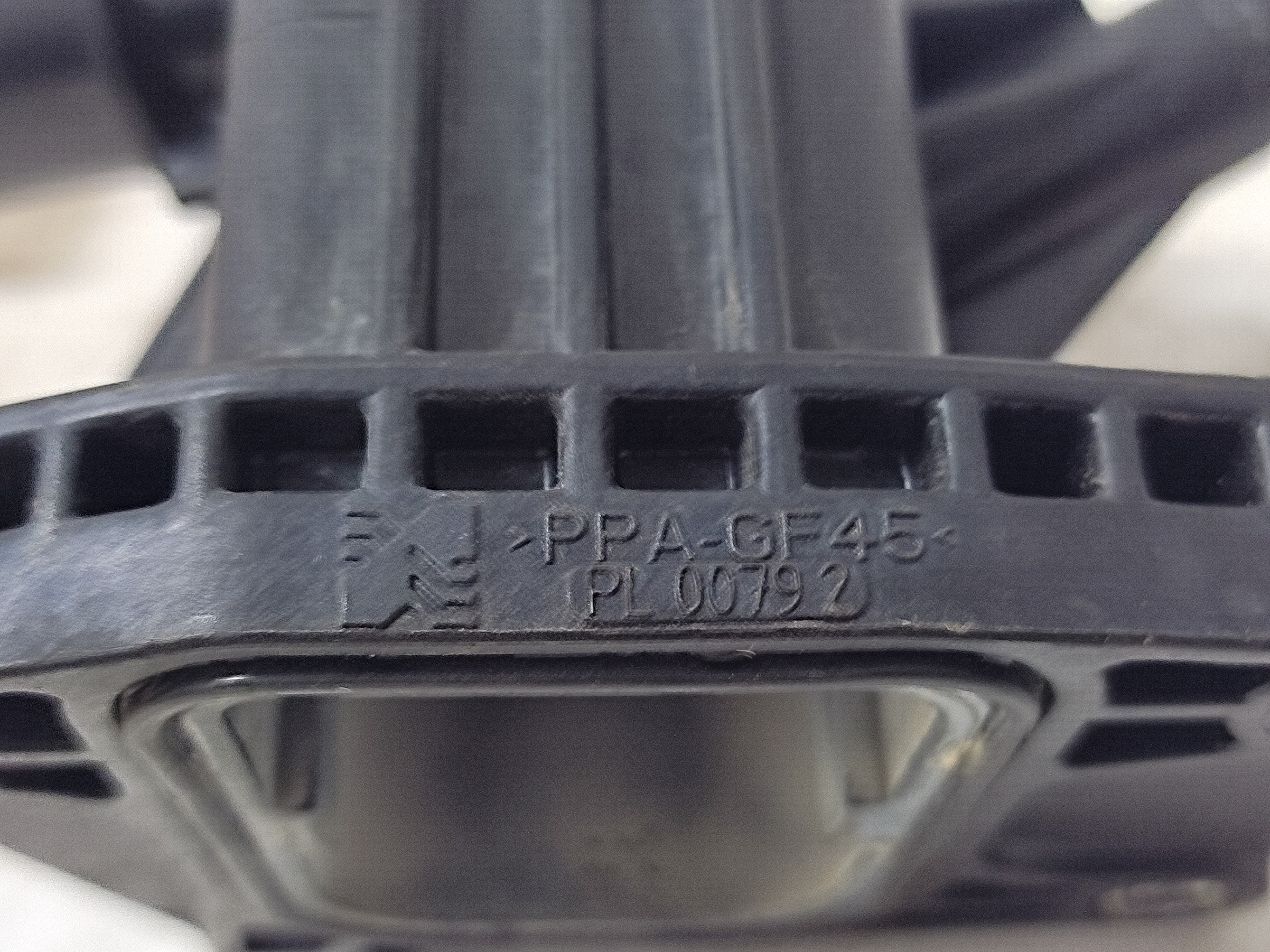 Carcaça Da Válvula Termostática Fiat Uno 1.0 2016 Pl00792 7