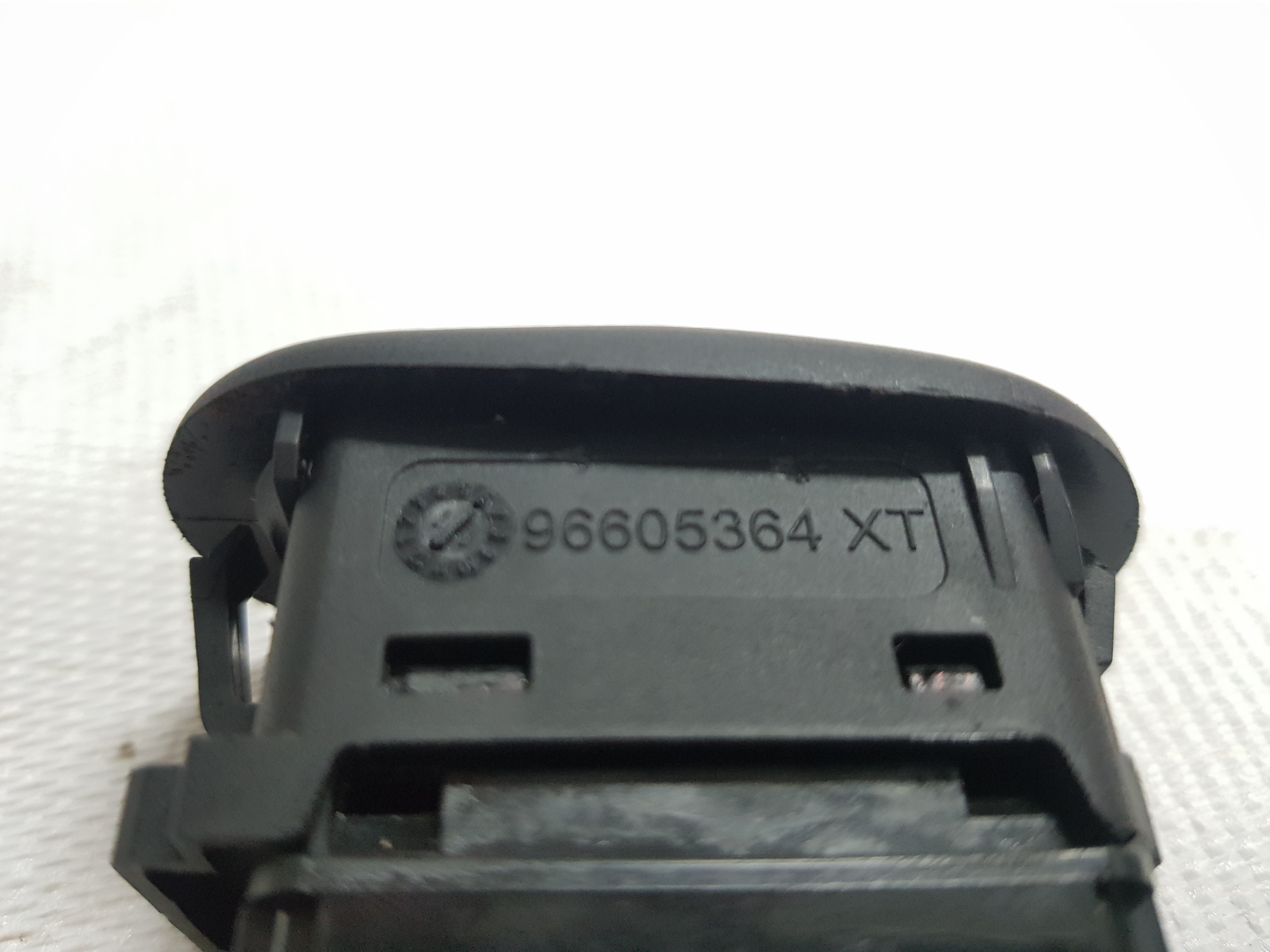 Botão C P. Solta Vidro Elét 96605364xt Citroen – Pç Balcão