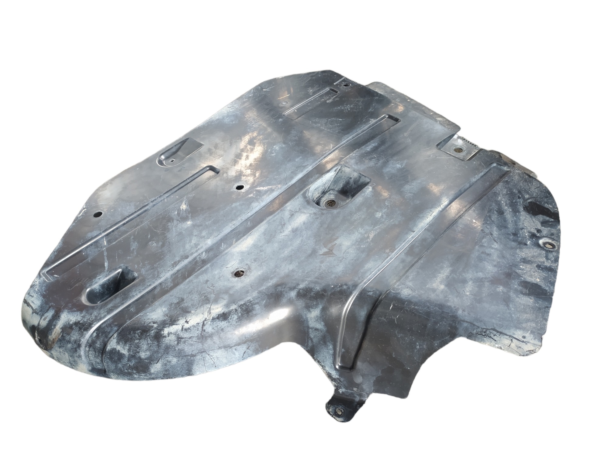 Defletor Traseiro Protetor Do Tanque Gm Cobalt 2017 A 2020 3
