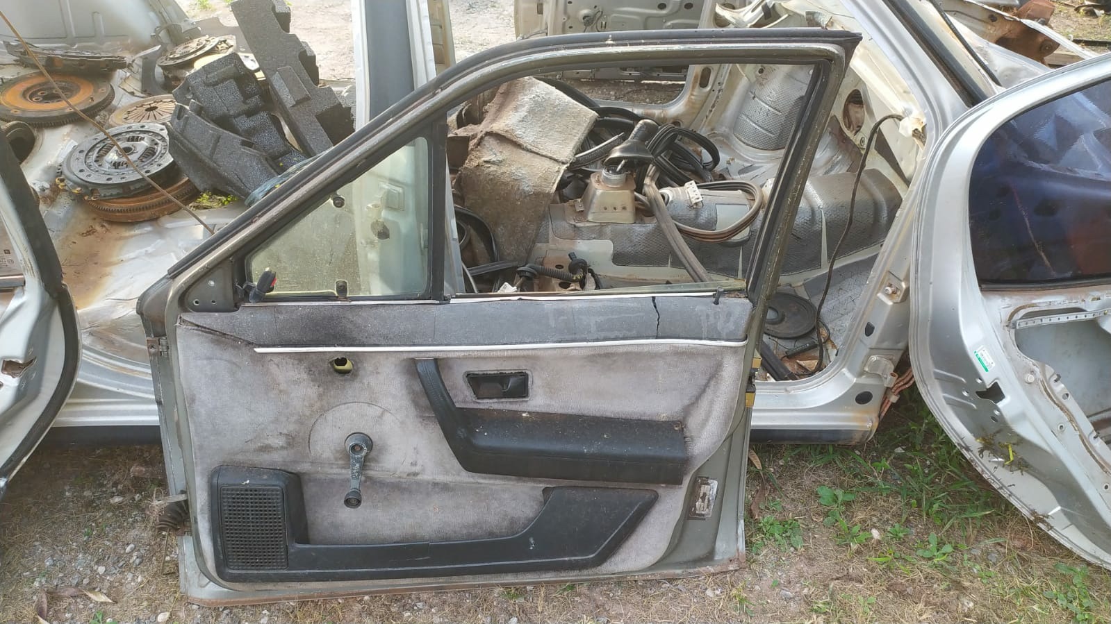 Porta Dianteira Direita VW Santana 1986 V20 Balcão 2