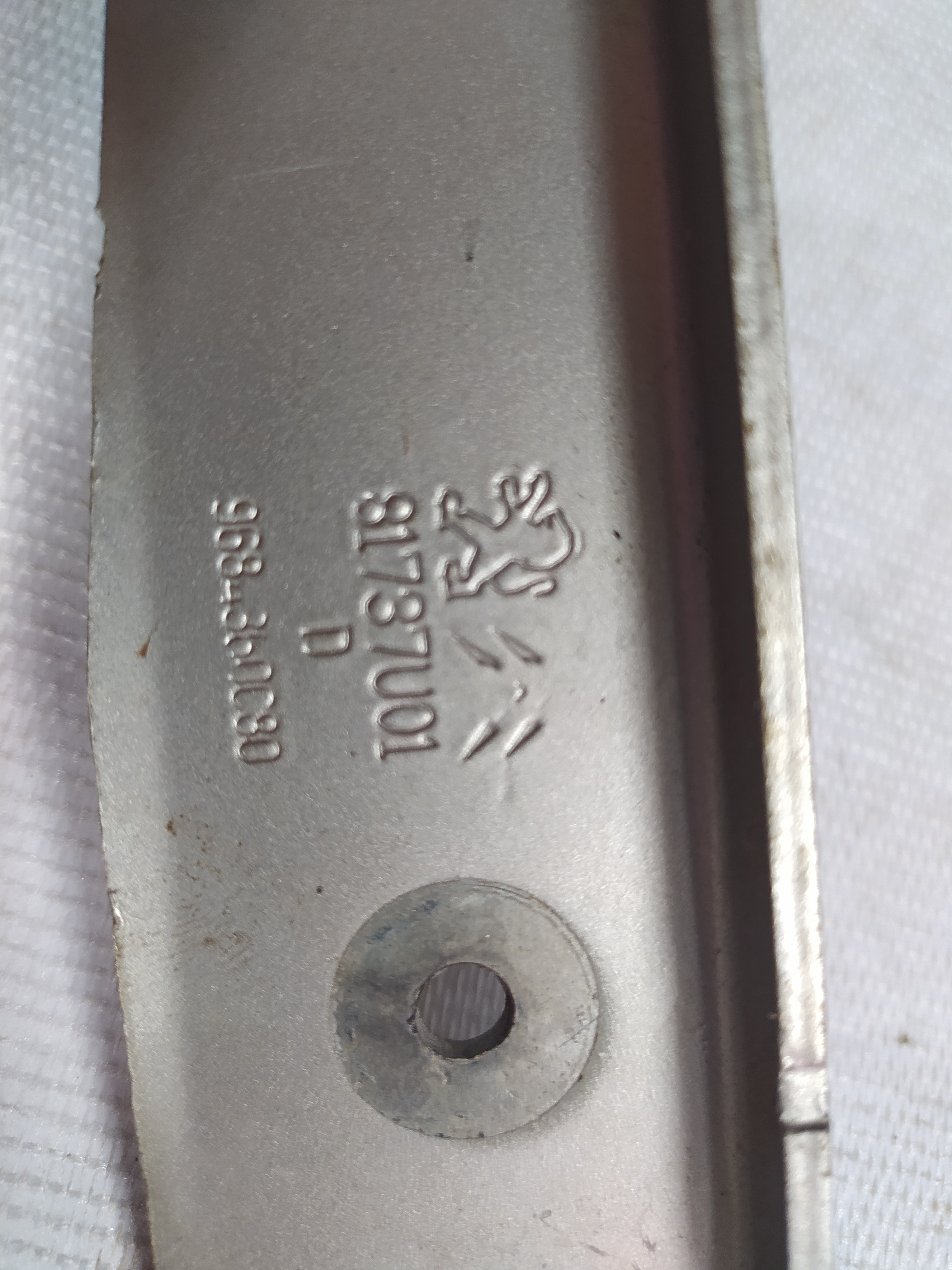 Dobradiça Capo Direito Citroen C4 2011 9684360080 3