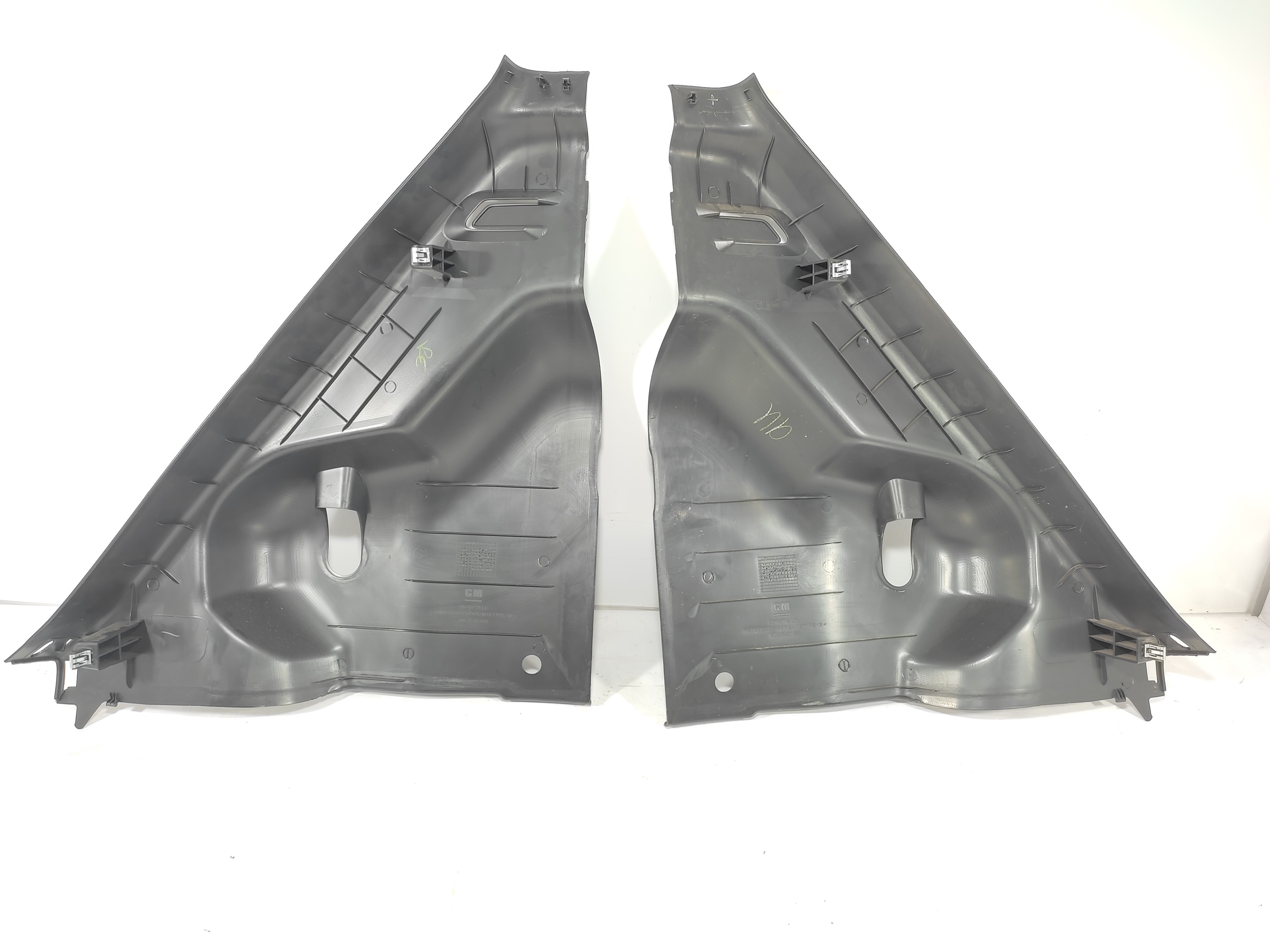 Acabamento Interno Lateral Traseiro Gm Cobalt 2017 94748719