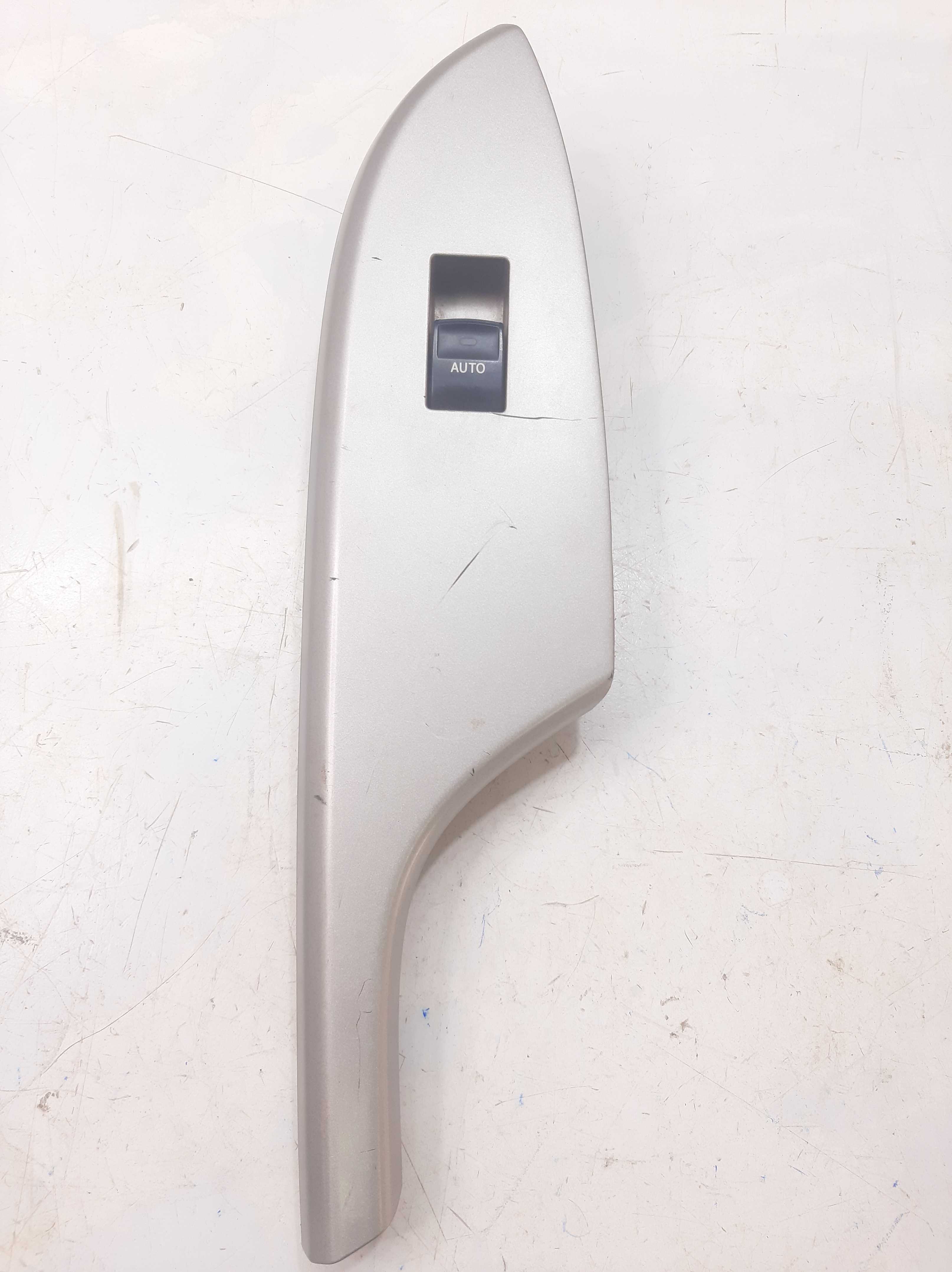 Botão Vidro Elétrico Dianteira Direi Toyota Corolla Xei 2009