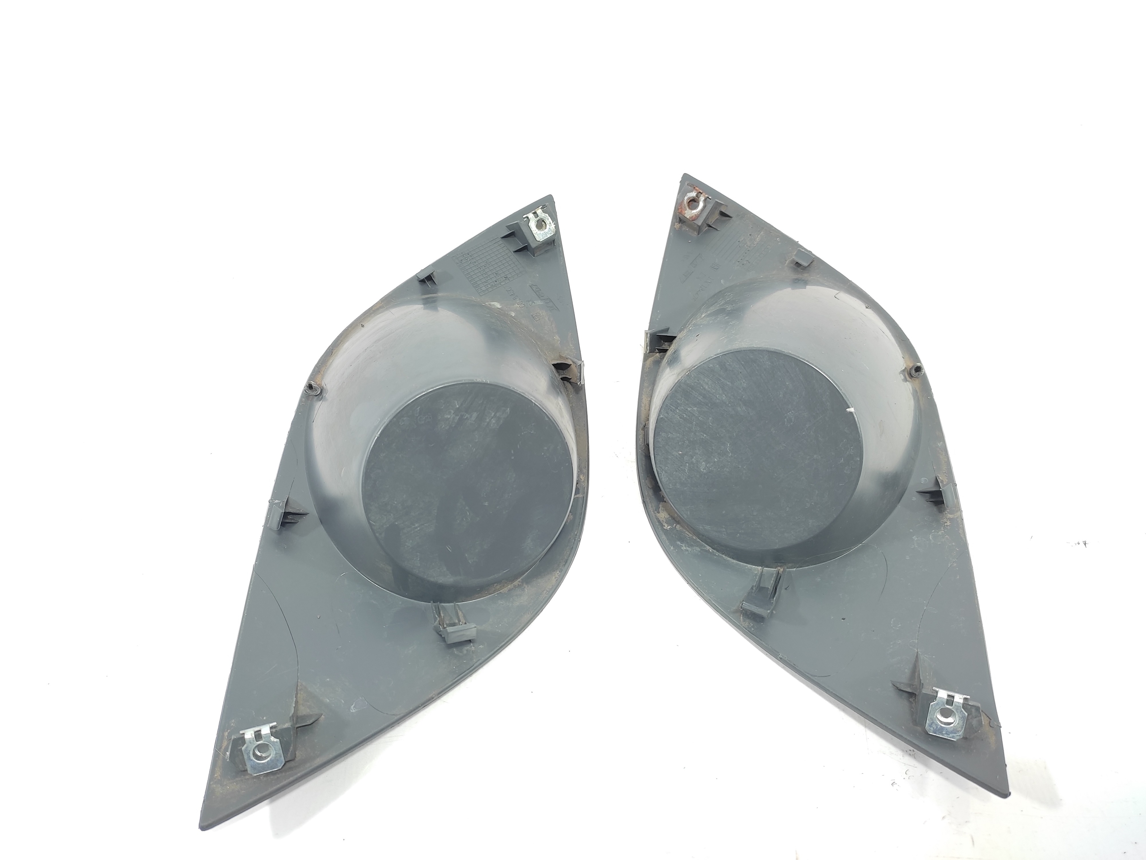 Moldura Farol Milha Fiat Palio Atractive 2015 Par 100184479  Ambos Os Lados 2