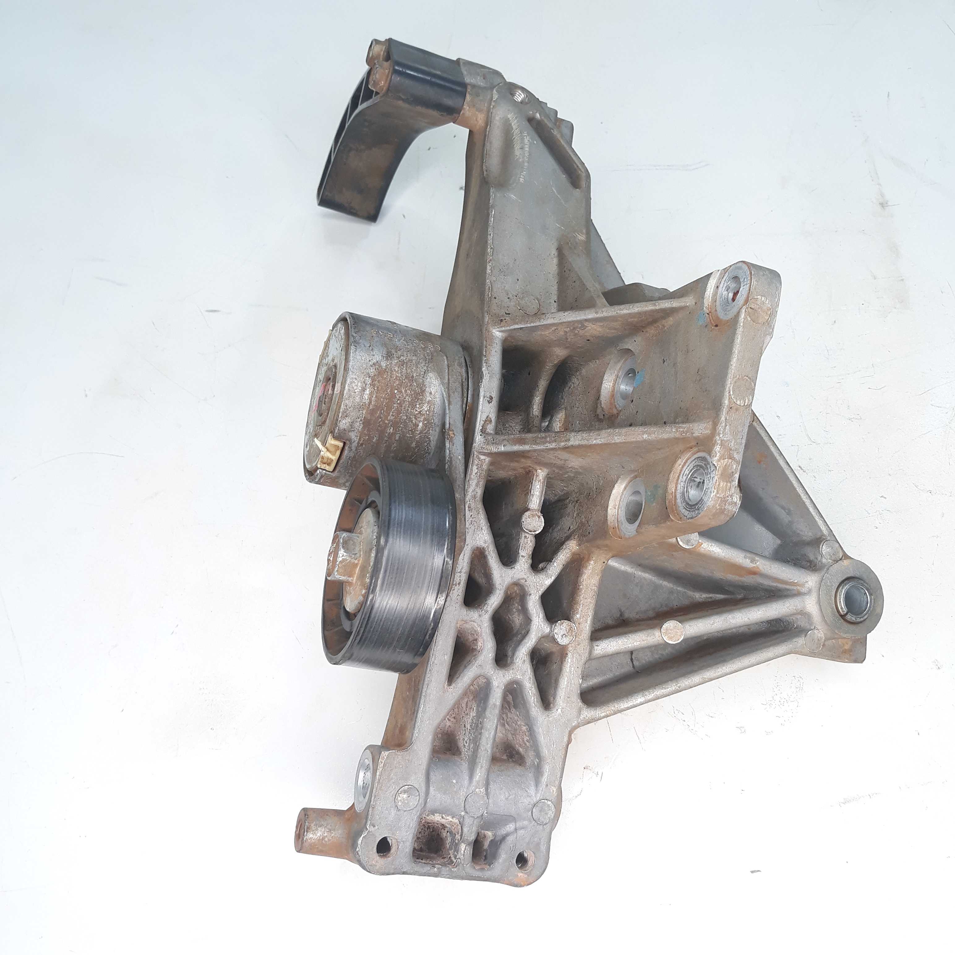 Suporte Com Tensor Esticador De Correia Fiat 500 1.4 2012 2
