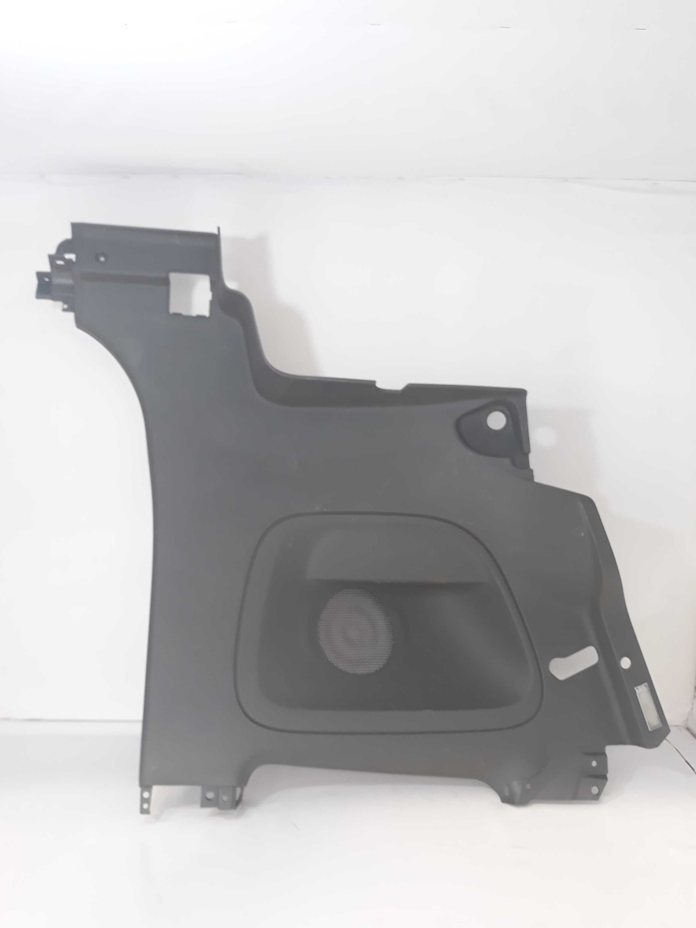 Acabamento Lateral Traseiro Esquerdo Fiat 500 K1sd46jd7ae