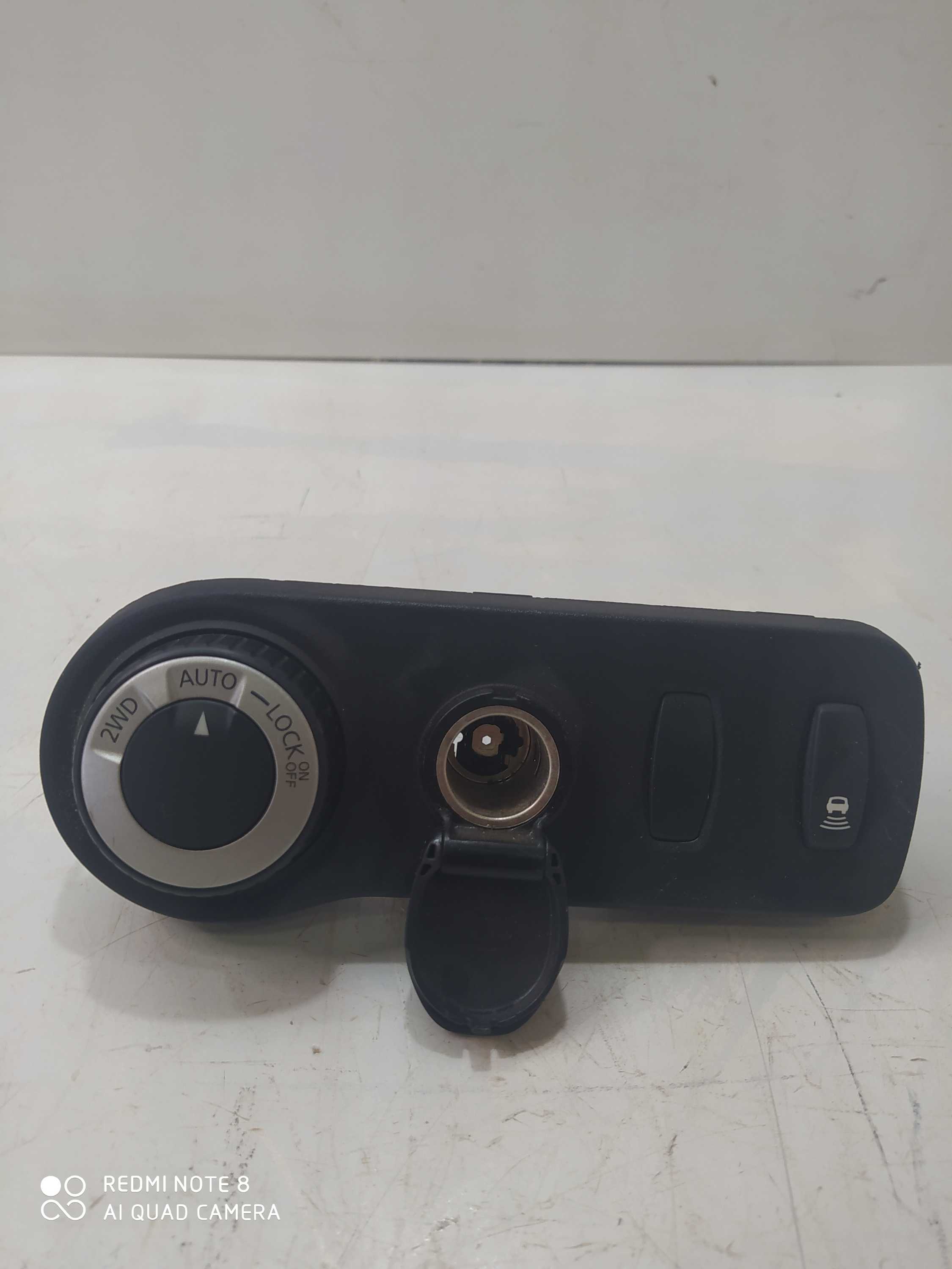 Botão Comando Tração 4×4 Renault Duster 2012 251630024r 2