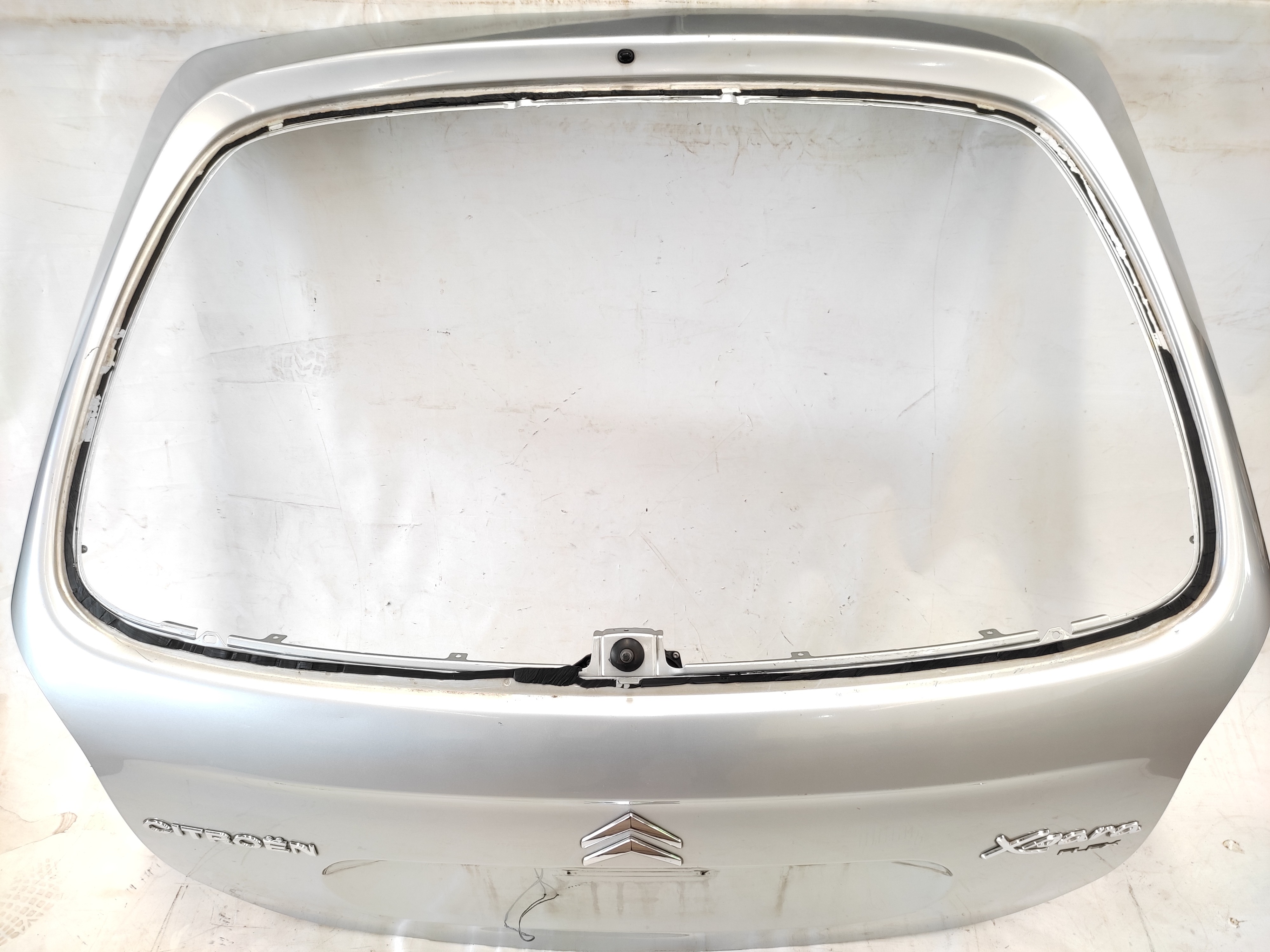 Tampa Traseira Citroën Xsara Picasso 2010 Prata 2