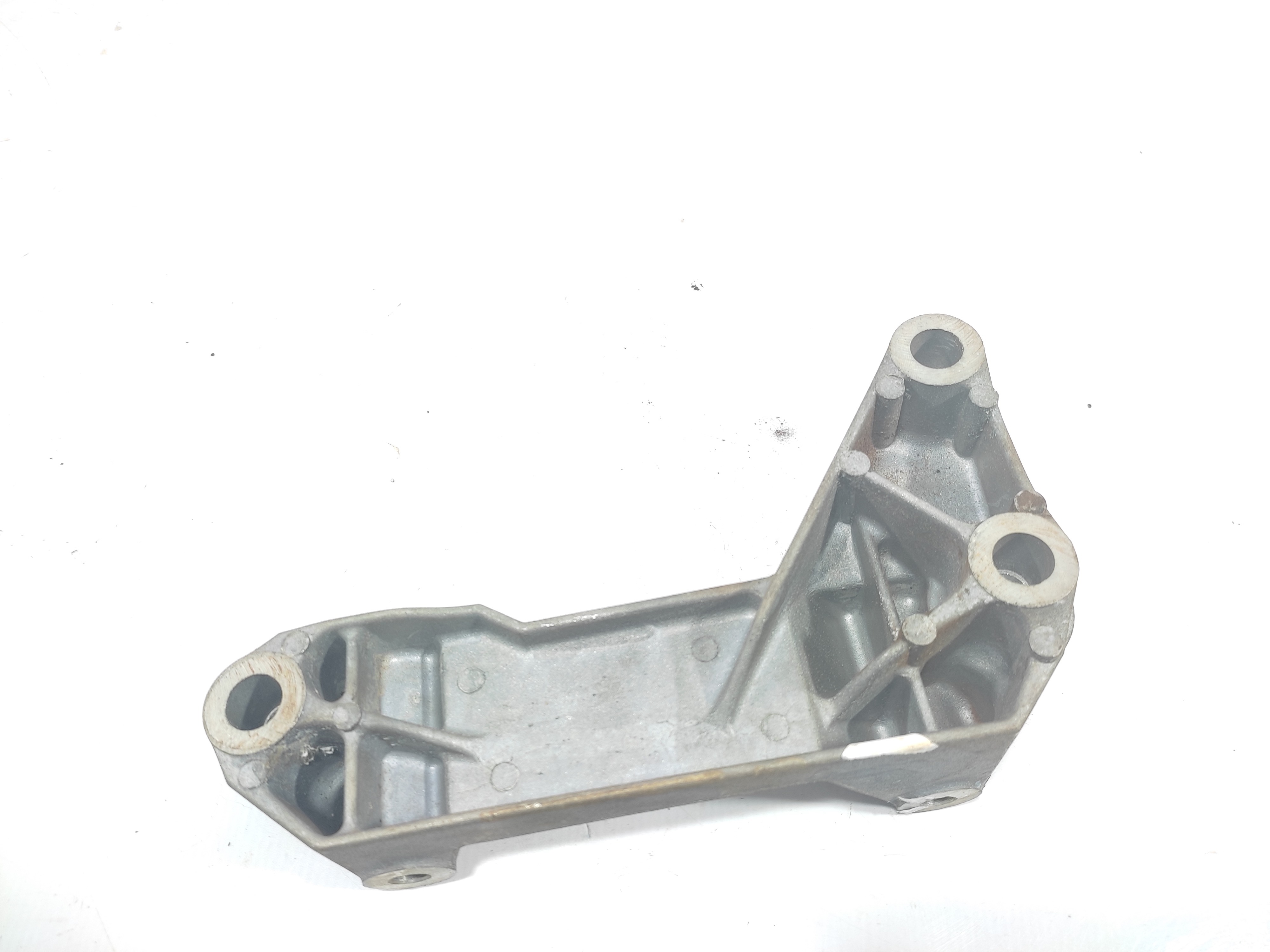 Suporte Alternador Volkswagen Saveiro 1.6 2014 030903143l